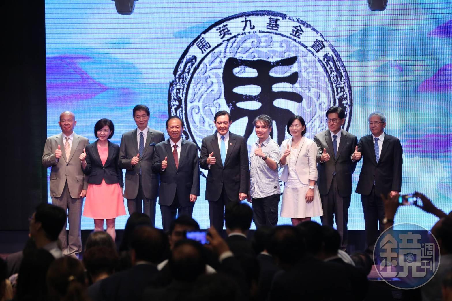 馬英九基金會今舉行成立茶會,馬致詞說,基金會要為國家找正確道路。