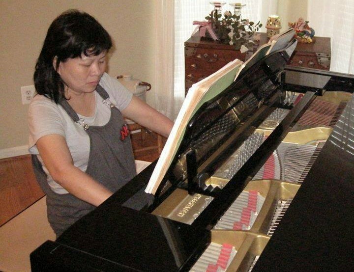 有民眾爆料蔣月惠由親戚領取議員助理的公費補助8萬元，有利用人頭詐領之嫌。（翻攝自蔣月惠臉書）