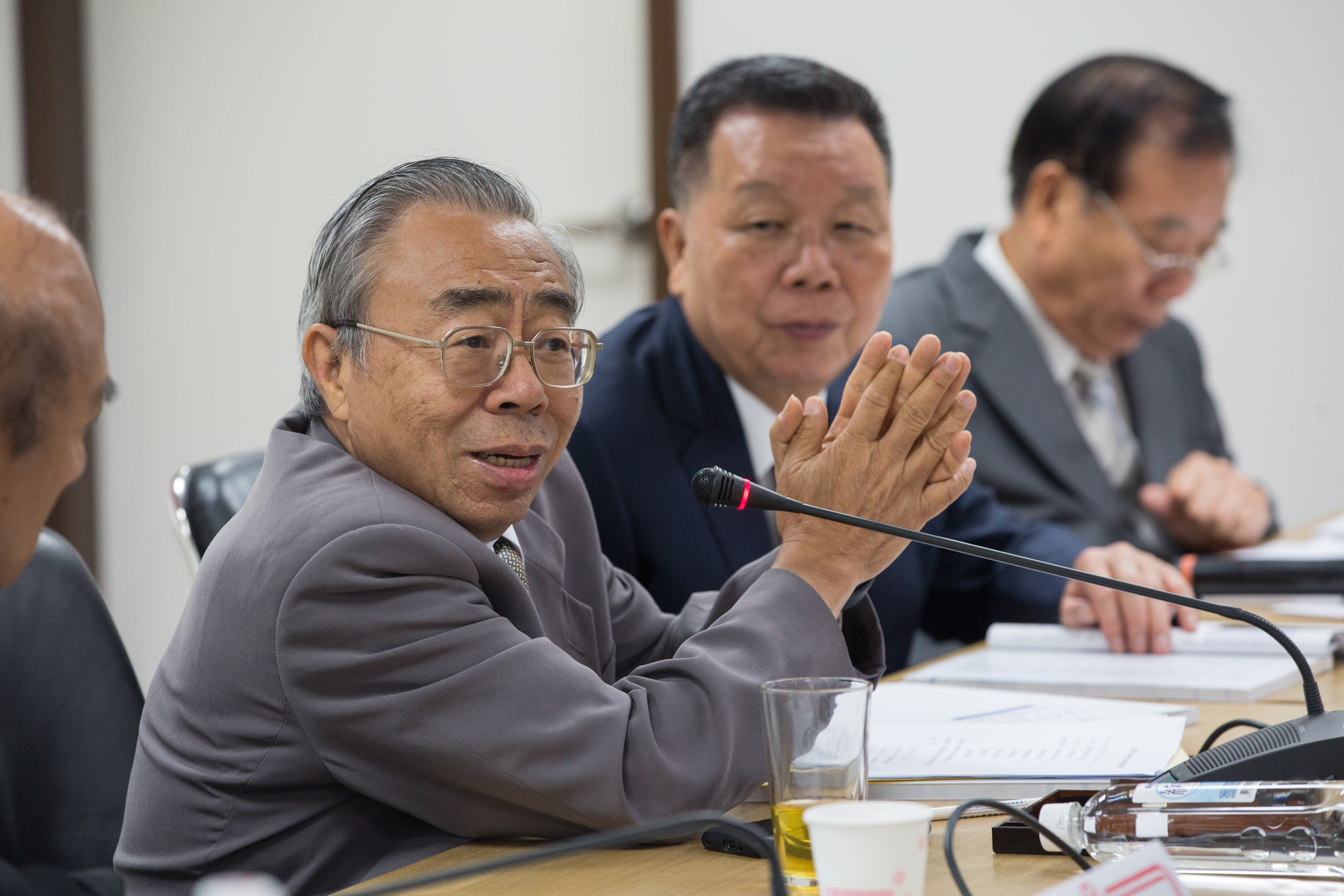 王文淵針對投資環境、環保等議題提出看法。