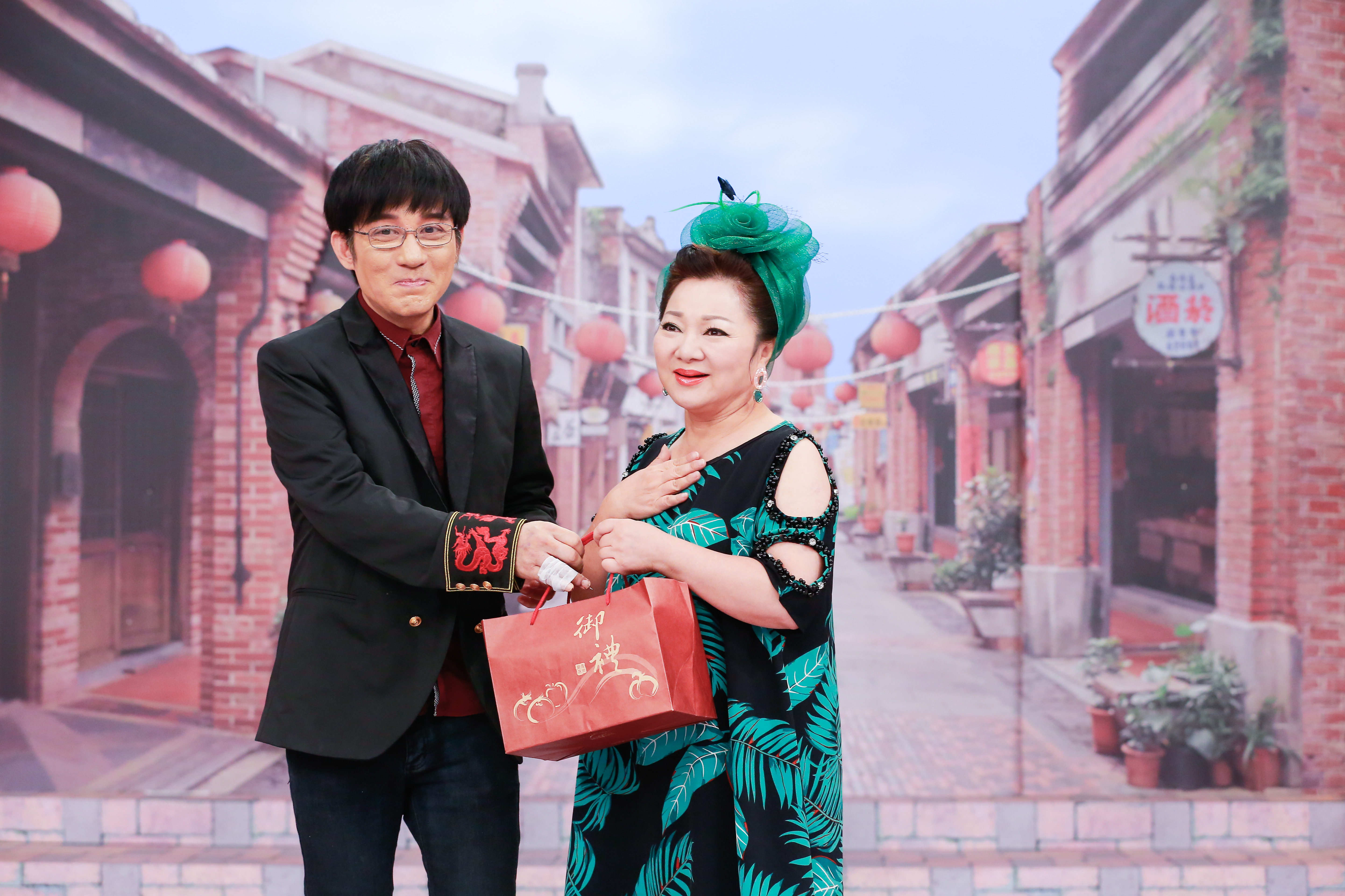 江明學出車禍後今首度現身，上《冰冰秀》節目。