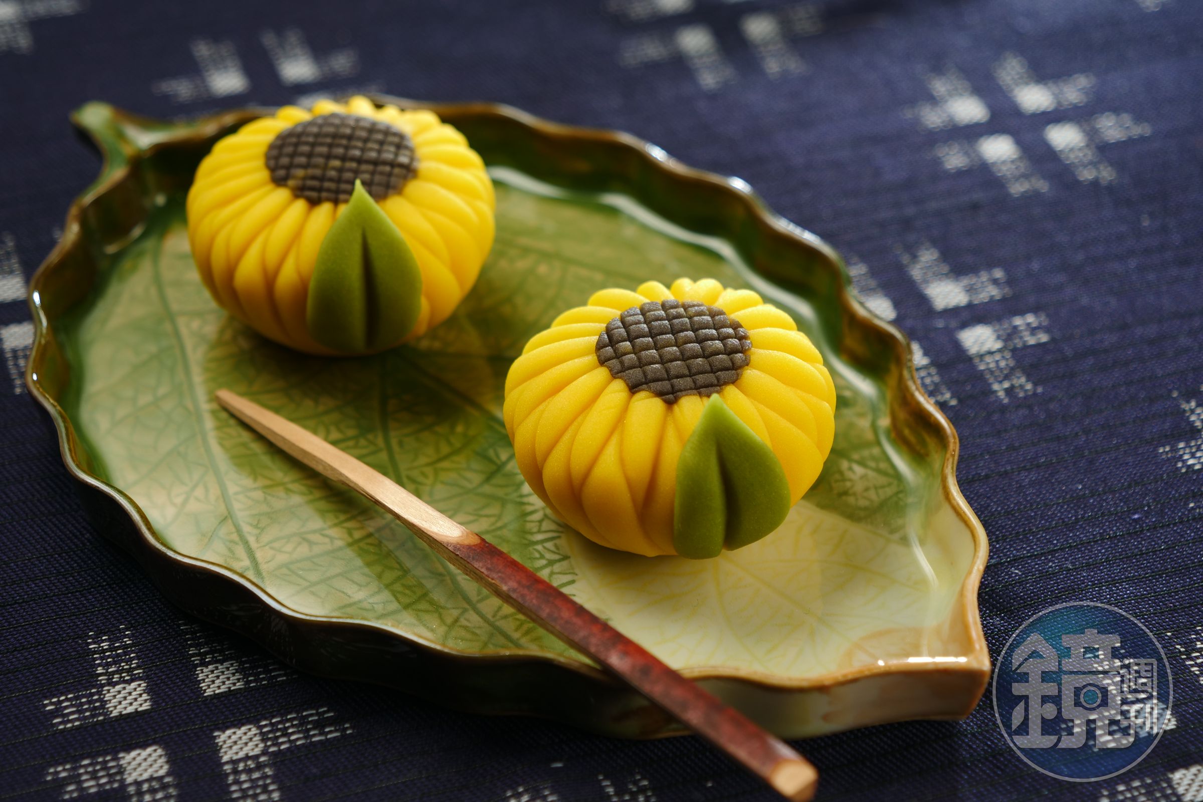 「向日葵上生菓子」把抹茶甜點做得如藝術品般精緻。（180元／顆）