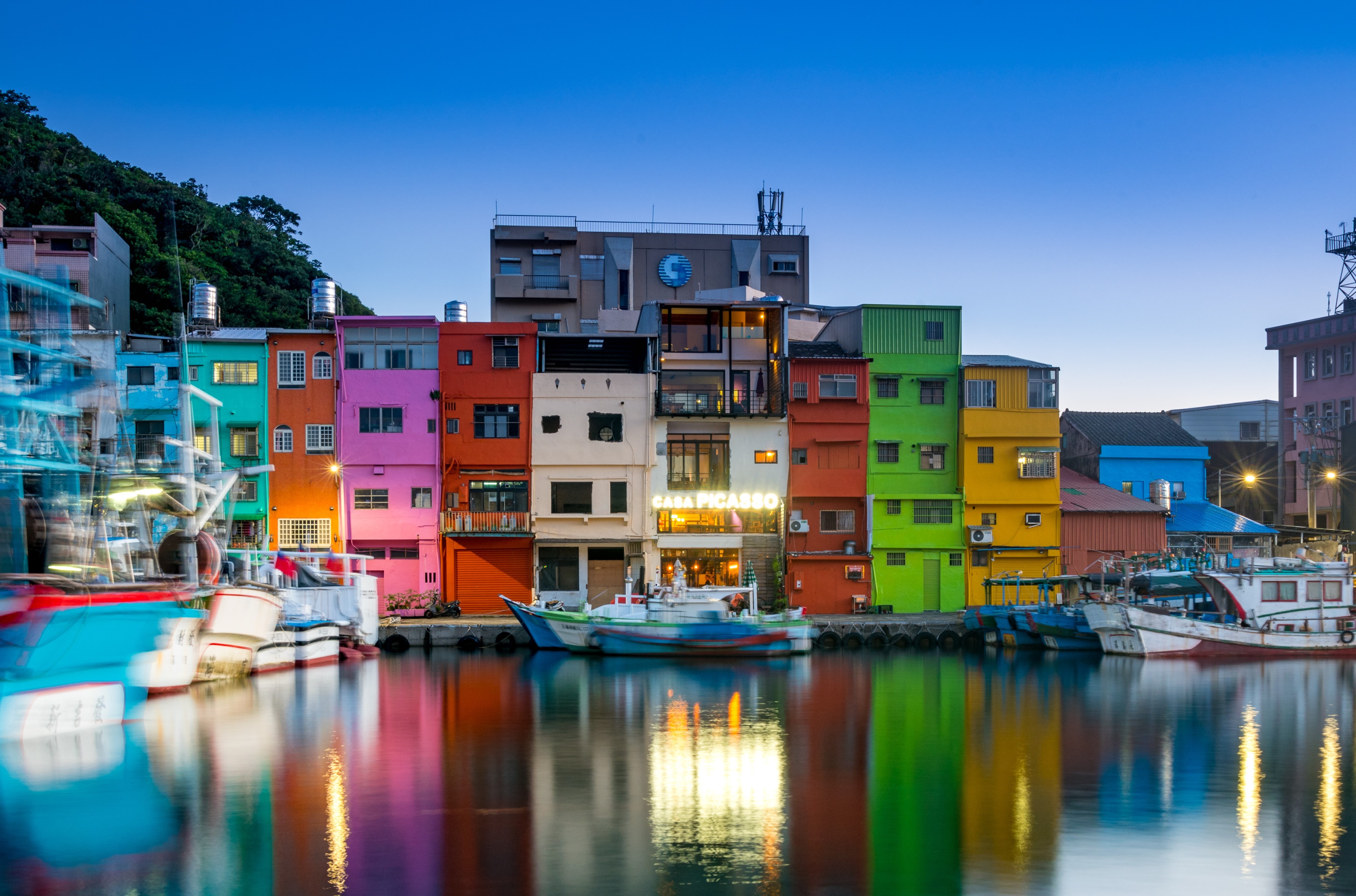 「CASA PICASSO」利用昔日舊修船廠改建成餐廳。