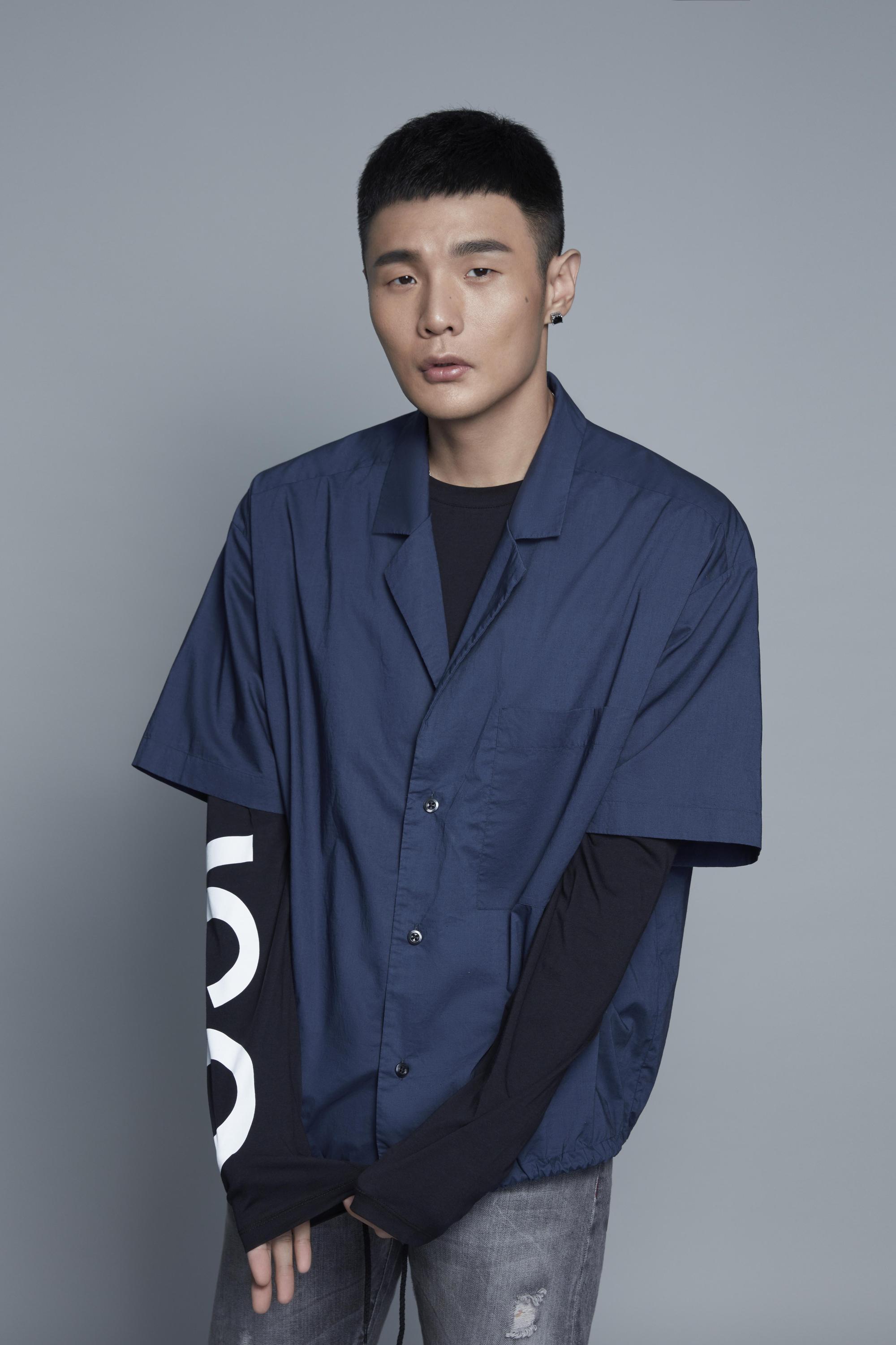 李榮浩的〈年少有為〉聽得見他溫柔細膩的一面，這也是李榮浩新專輯的第二首曝光新作。（華納音樂提供）