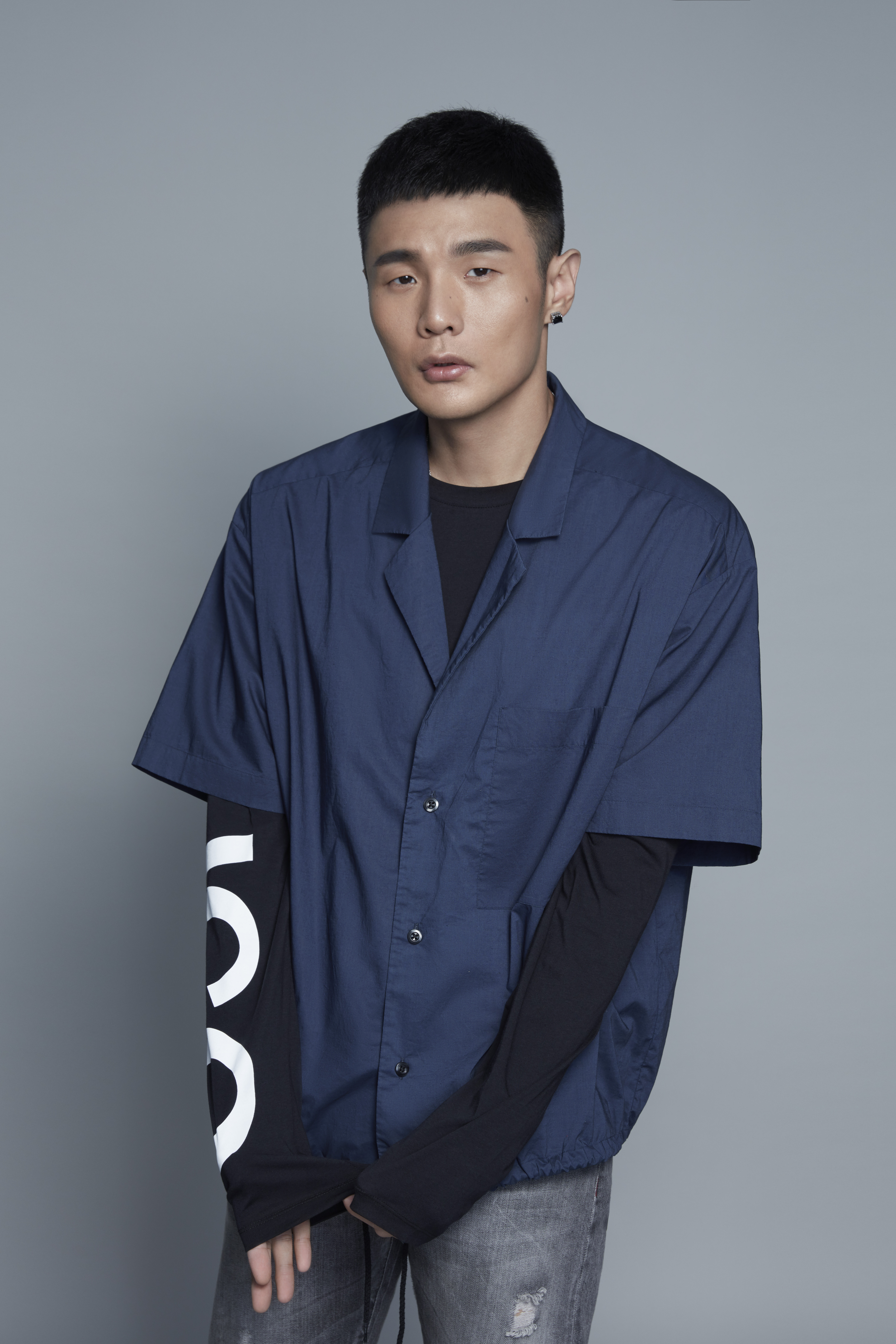 李榮浩的〈年少有為〉聽得見他溫柔細膩的一面，這也是李榮浩新專輯的第二首曝光新作。（華納音樂提供）