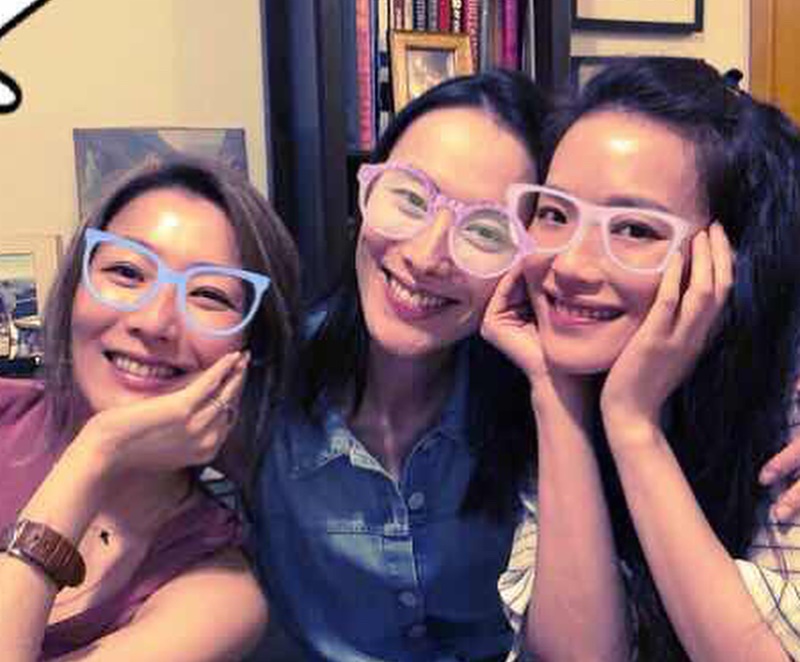 鄭秀文日前跟好友舒淇、梁洛施聚會，讓她可暫時放下工作跟好友聊天吃喝一整夜。（取自鄭秀文IG）