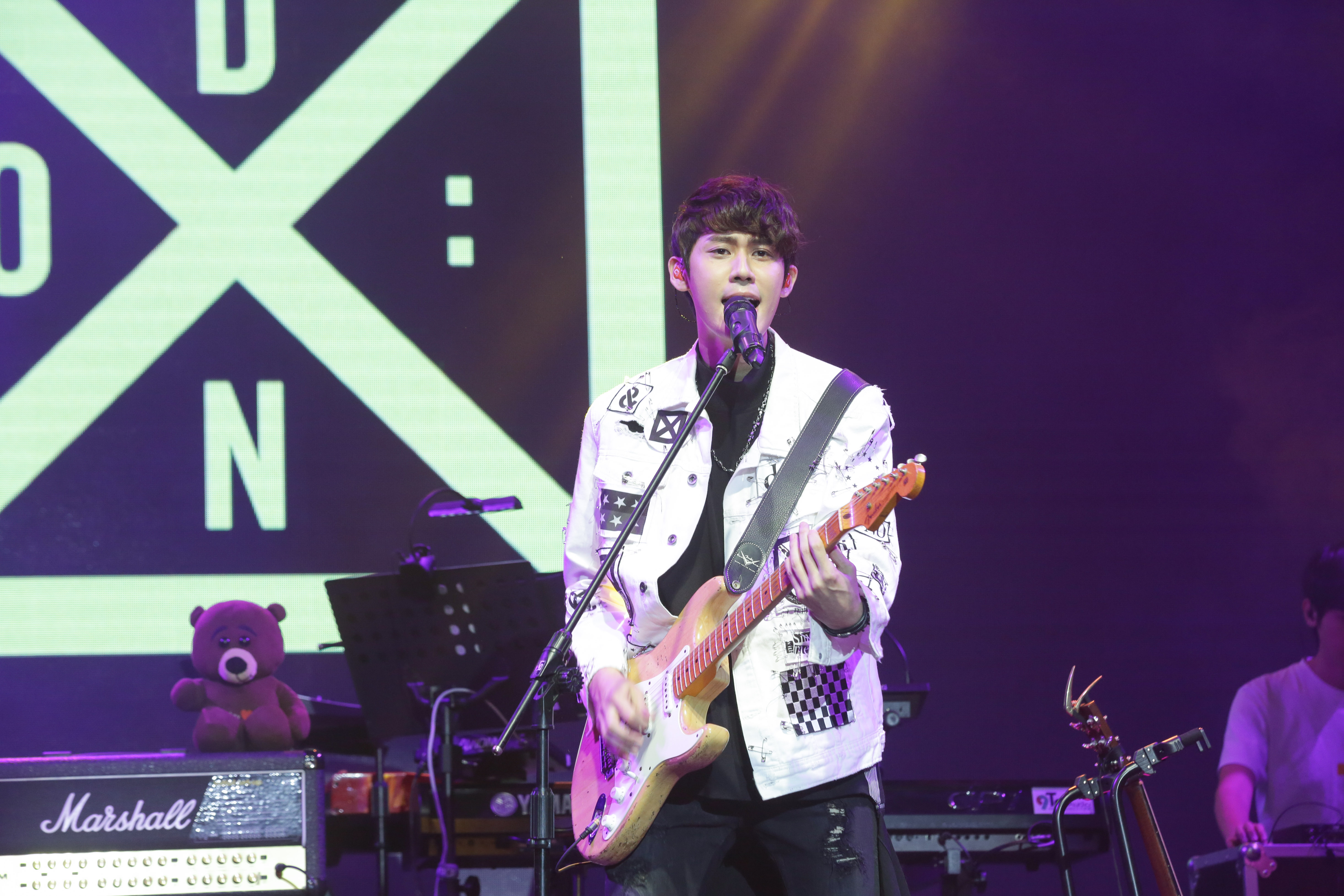 李玉璽在演唱會上大秀個人才藝，彈奏超過3種樂器，也特別花時間閉關排練。