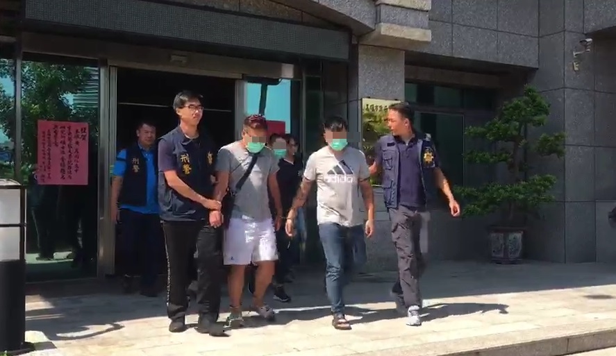 以陳嫌為主的詐騙車手,利用「移動水房」方式以為可躲過警方追查。(警方提供)