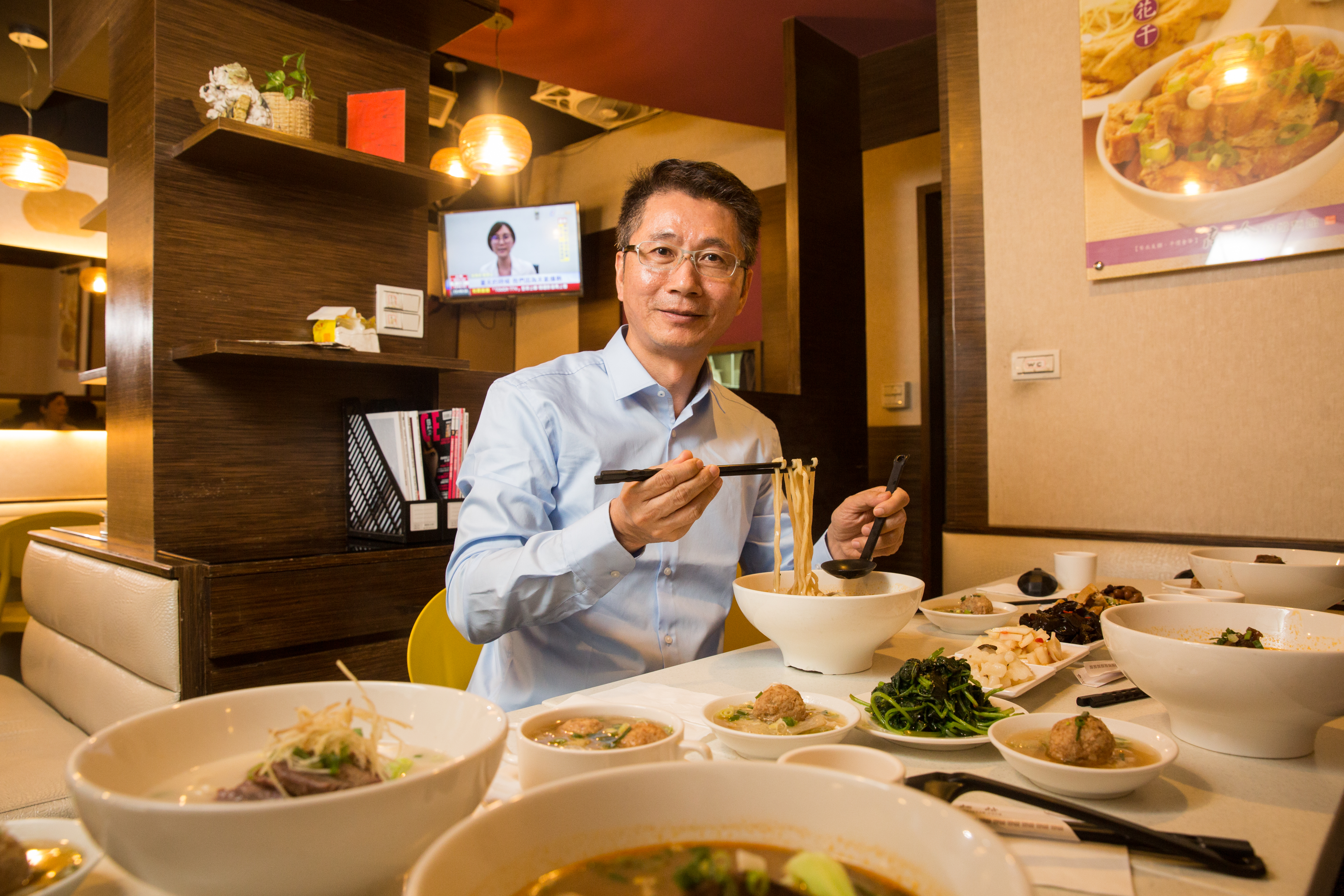 陳世哲經常得招待國外客戶，平常就有蒐集口袋美食習慣。