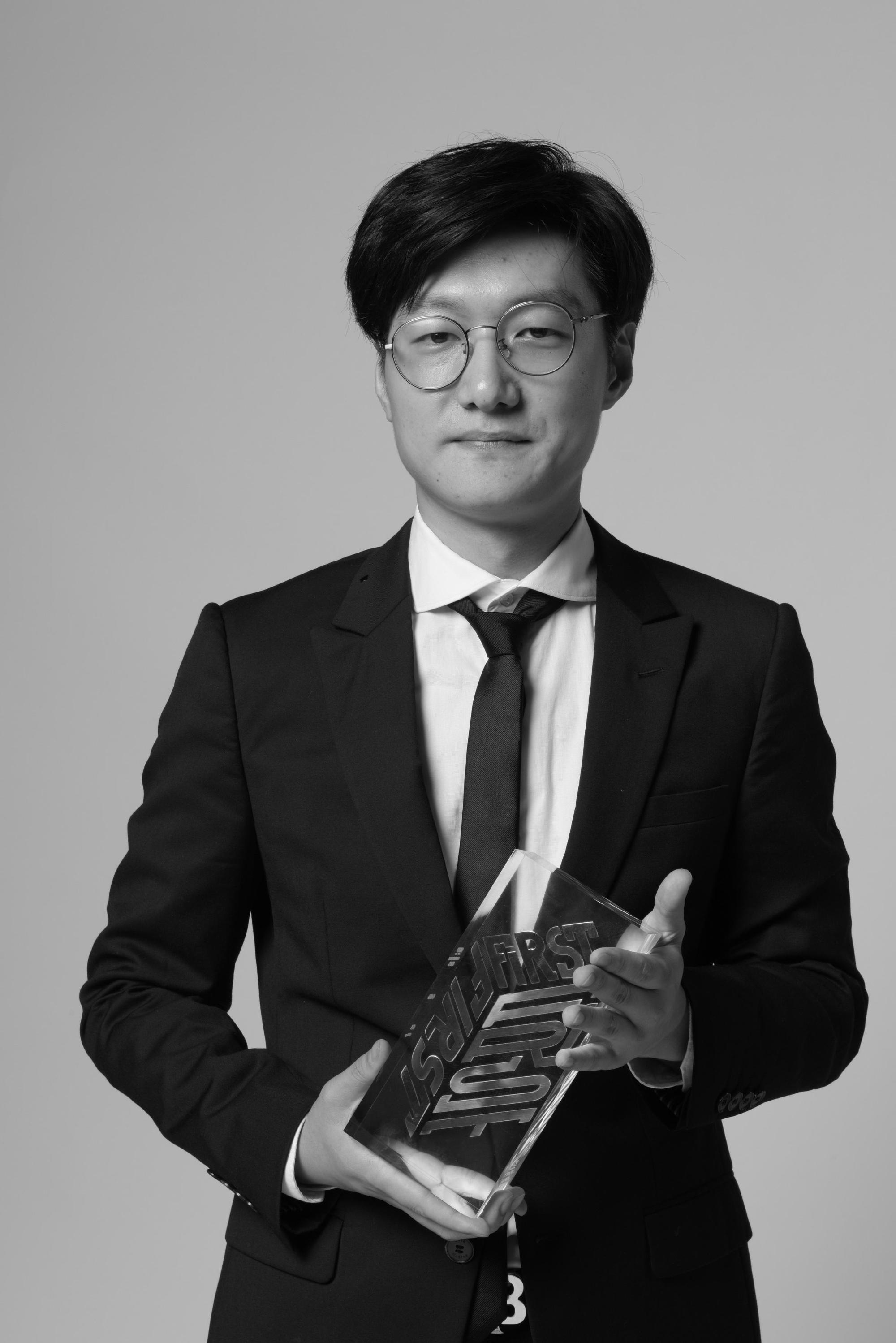 《郊區的鳥》是仇晟的長片處女作,他在2016年參加韓國導演羅泓軫指導的FIRST影展訓練營,事隔2年便在該影展抱走最大獎。(前景提供)
