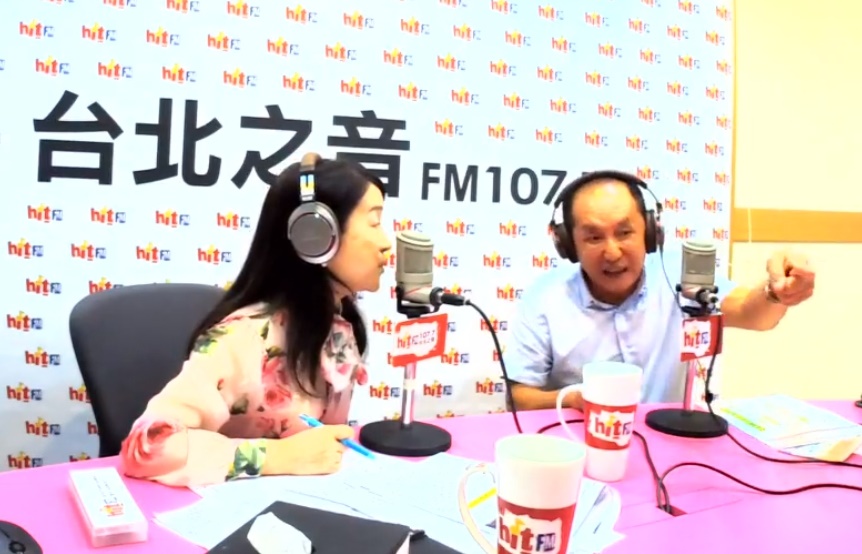 台南市長參選人「虧雞福來爹」林義豐上周玉蔻節目。（翻攝Hit Fm聯播網-周玉蔻《蔻蔻早餐》粉絲專頁）