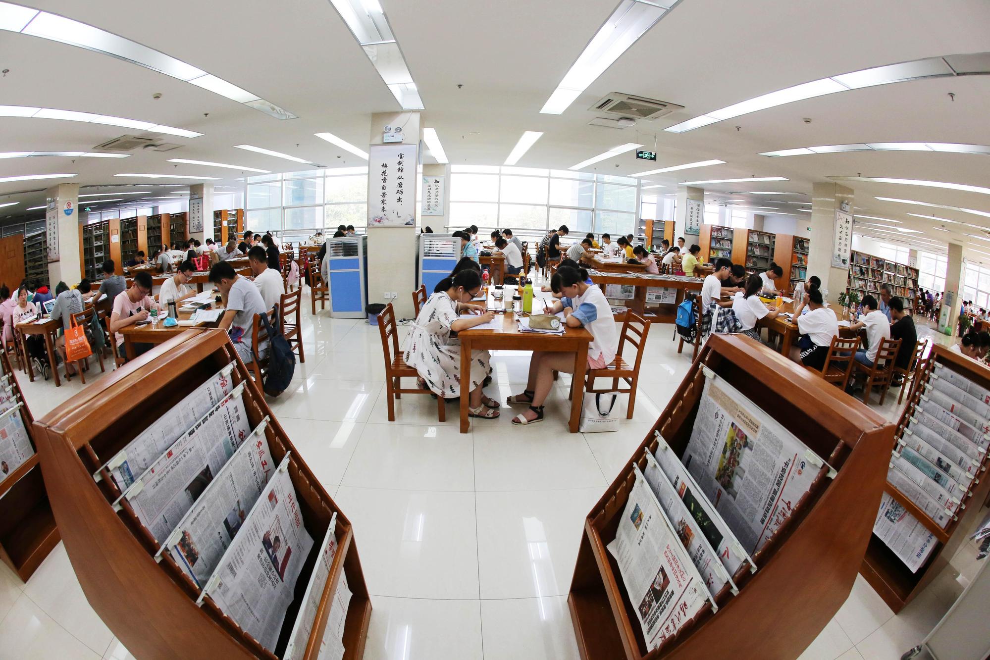 地方的圖書館功能是否已被網路書店所取代？（東方IC）