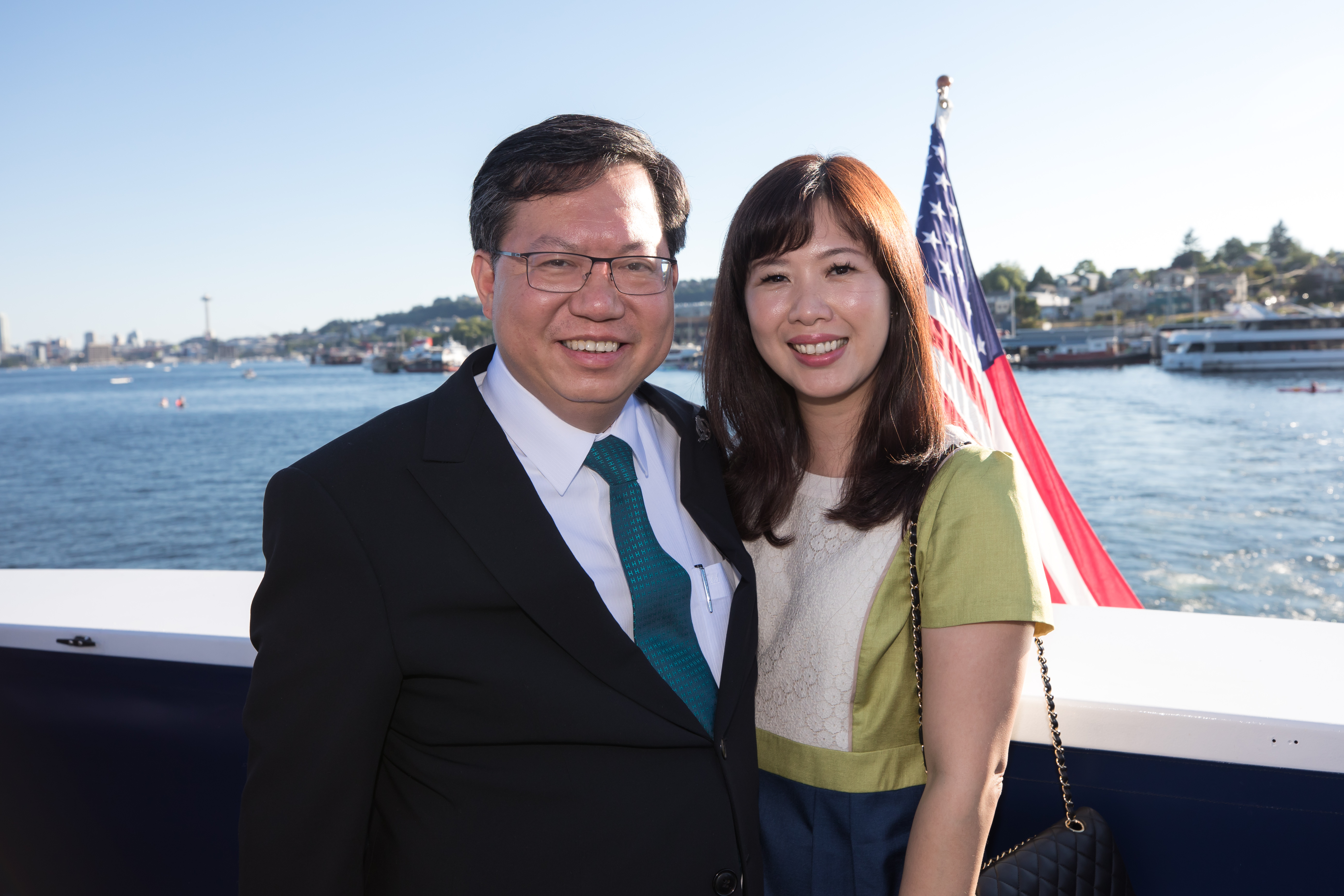鄭文燦的妻子林俞汝是公務員,以家庭和工作為主,不太出現在政治場合。(鄭文燦提供)