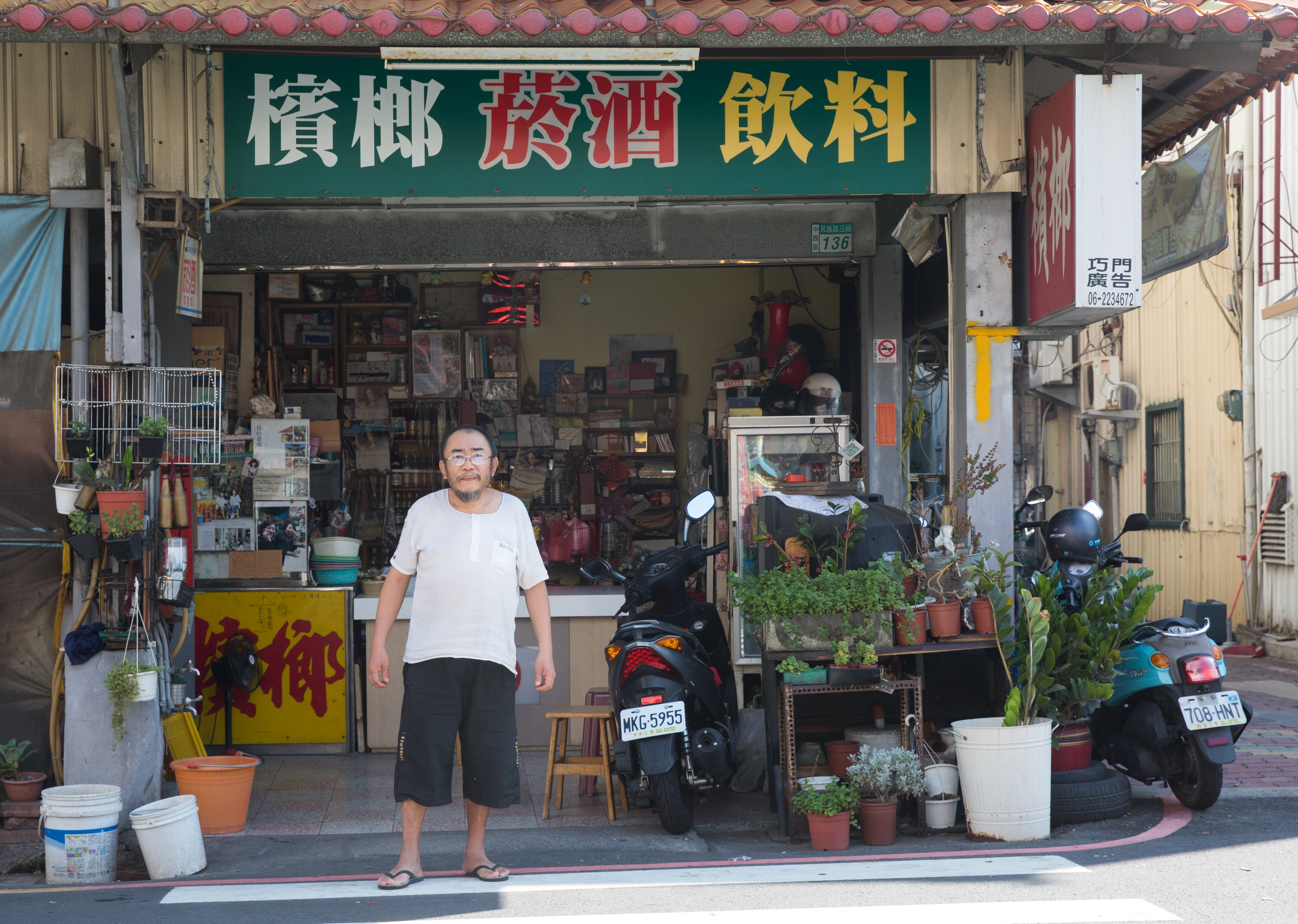 楊馬路曾和小兒子相見不相識，後來自寫訴狀要回孩子監護權。