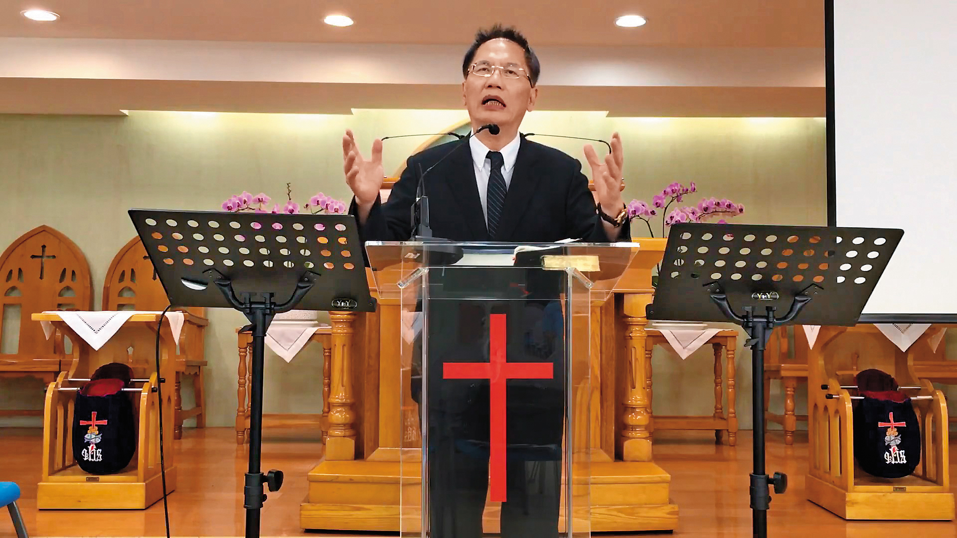 羅順定是長老教會的知名牧師，他還是神學博士、神學院教授。（翻攝YouYube）