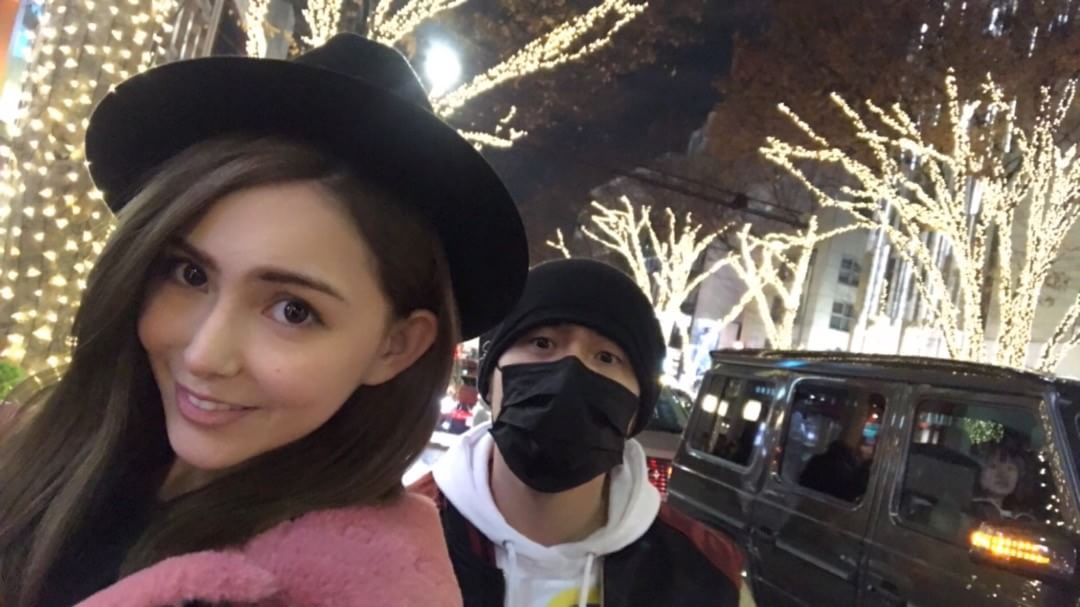 周杰倫與昆凌2014年結婚後感情持續升溫，周杰倫的不少寵妻舉動讓男性同胞羨慕嫉妒恨。（翻攝周杰倫IG）