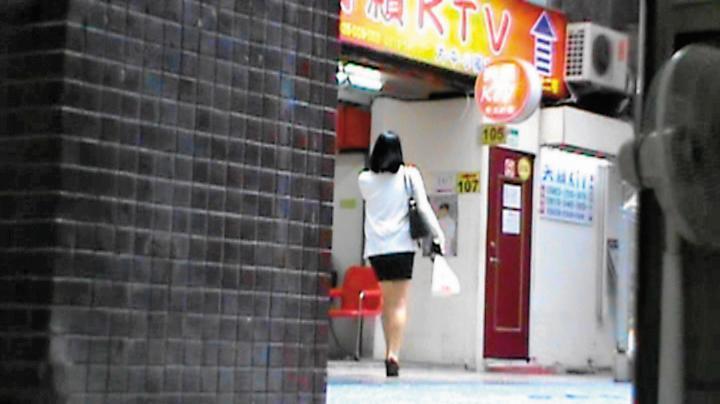 羅順定牧師的小四身材高挑,她曾多次與羅共赴KTV酒店。(讀者提供)