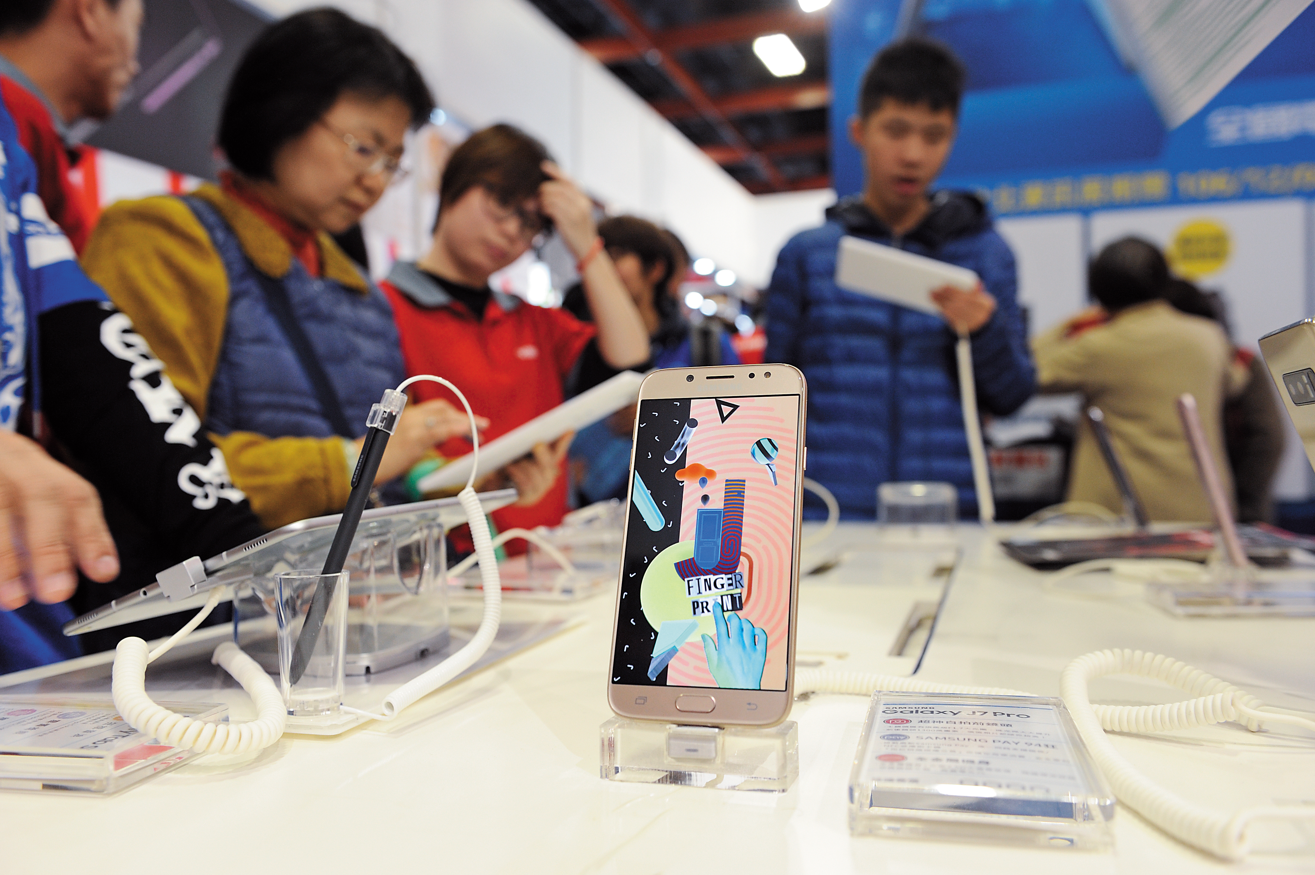 隨5G發展，手機用量仍持續增加，被動元件廠年初以來大漲。