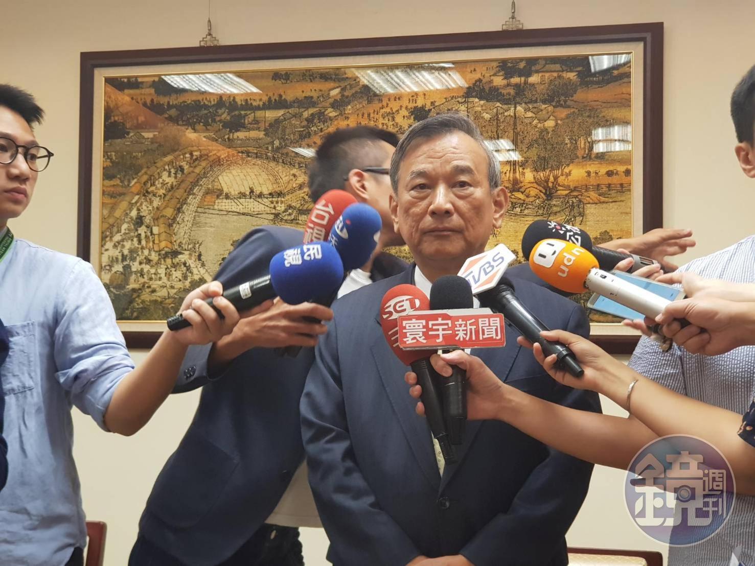 法務部次長陳明堂表示,檢審會建議將濫權檢察官林俊佑重懲停職。