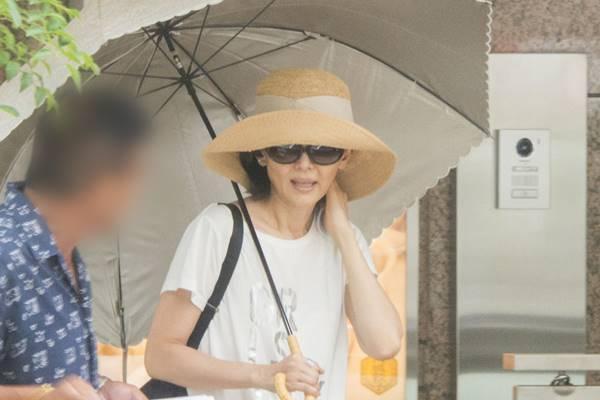 南果步被週刊問到渡邊謙再婚一事,說自己沒法祝福。(翻攝《女性自身》)