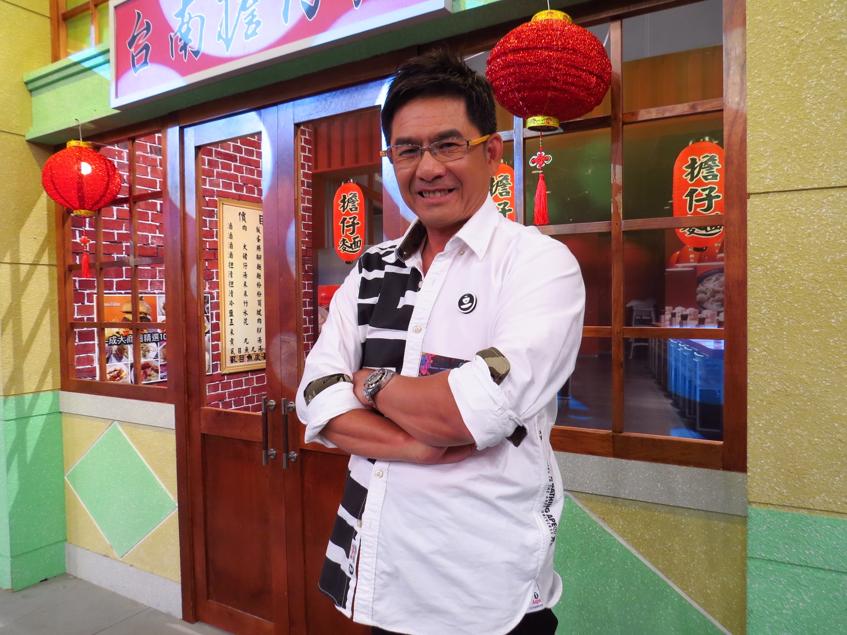 洪都拉斯上衛視《請問你是哪裡人》暢談投資經歷，最高曾經慘賠高達七位數。（衛視中文台提供）