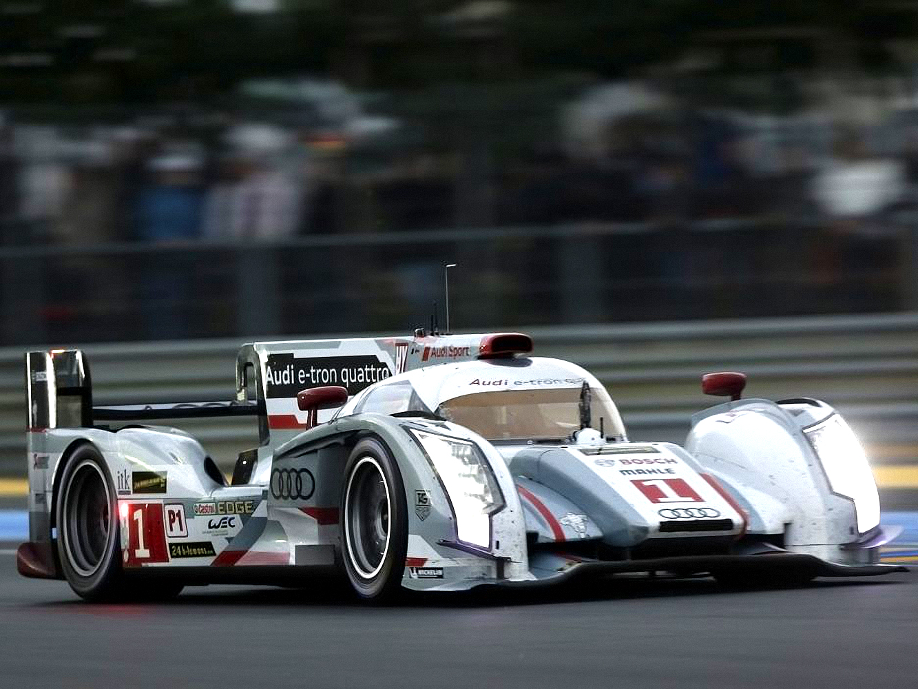 利曼耐力賽的衛冕王者，純電賽車「Audi R18 e-tron」。
