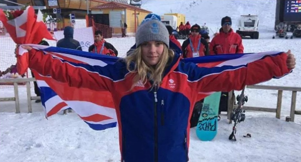 英國滑雪女將Ellie Soutter選在18歲生日當天自殺，家屬悲痛萬分。（翻攝自TEAM GB）