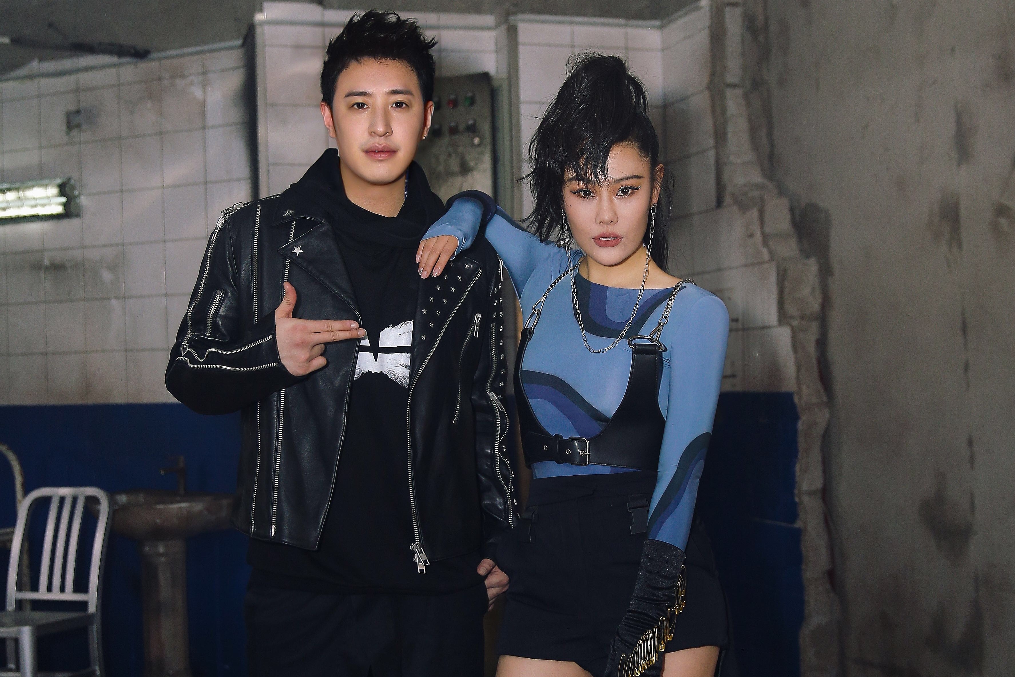 潘瑋柏新單曲〈Moonlight〉攜手袁婭維合唱。