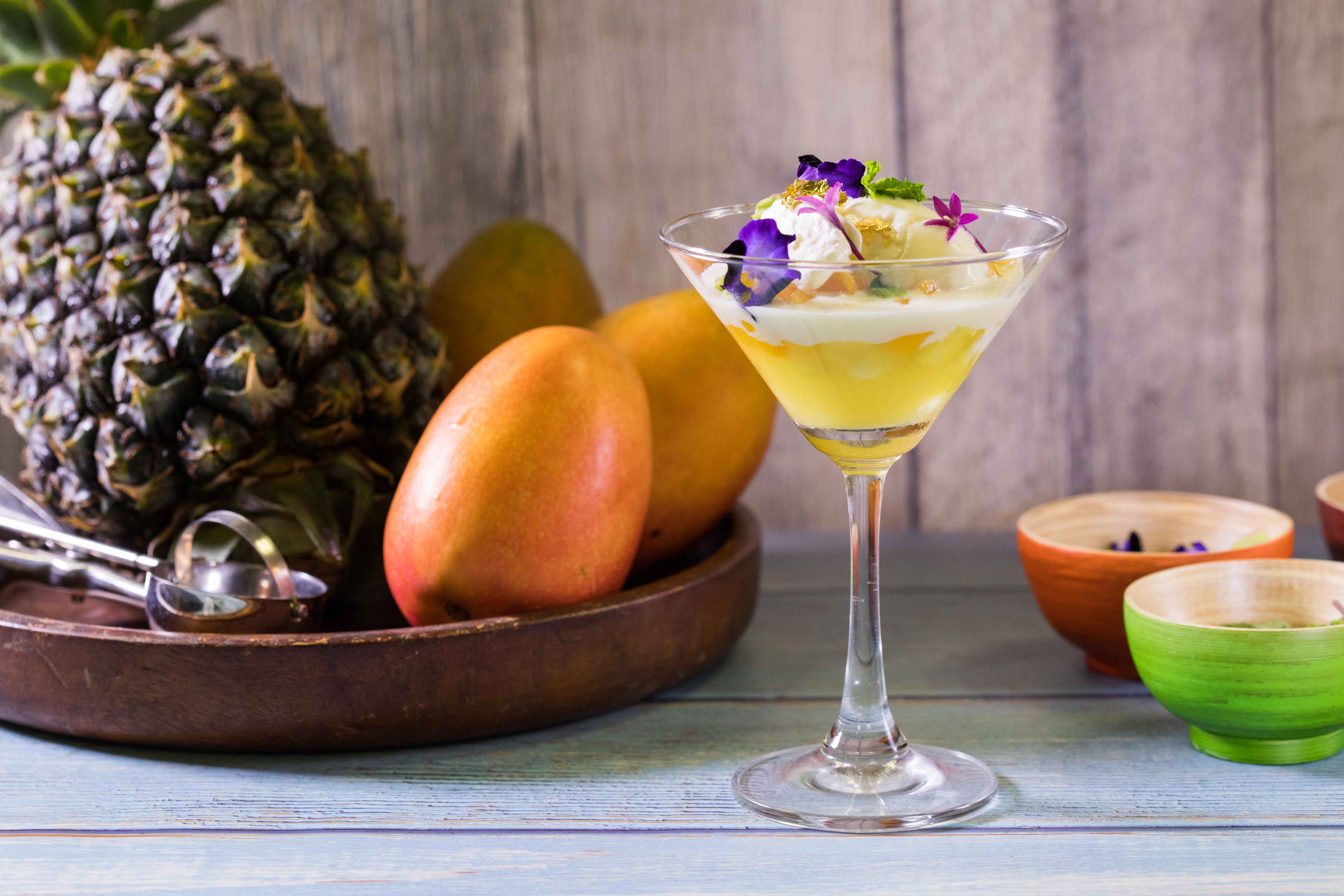 「鳳梨芒果威士忌冰淇淋聖代」，香濃甜蜜纏繞著熟肉桂香氣，成熟有韻味。