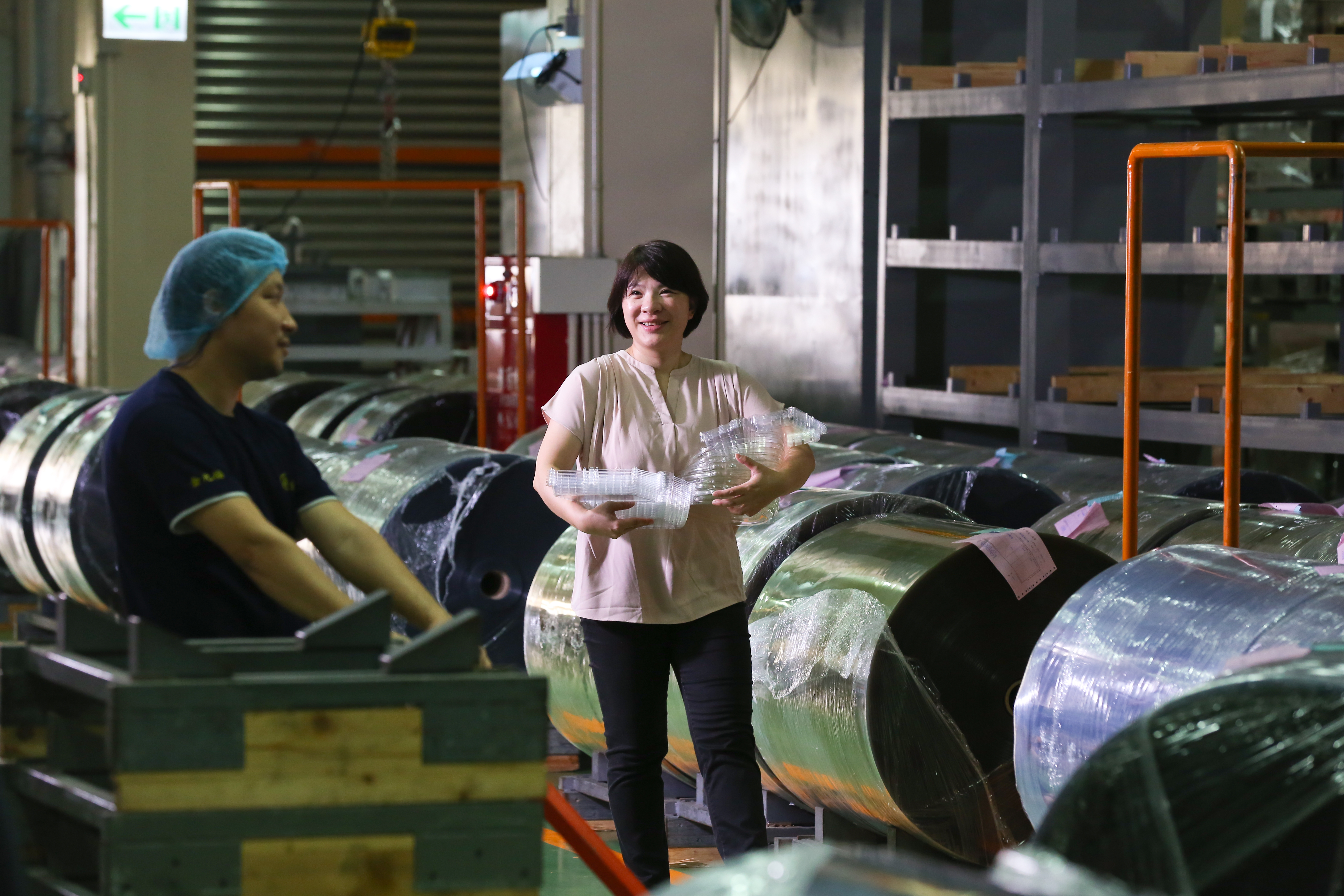 陳郁卉導入日企管理法則，建立工廠紀律。