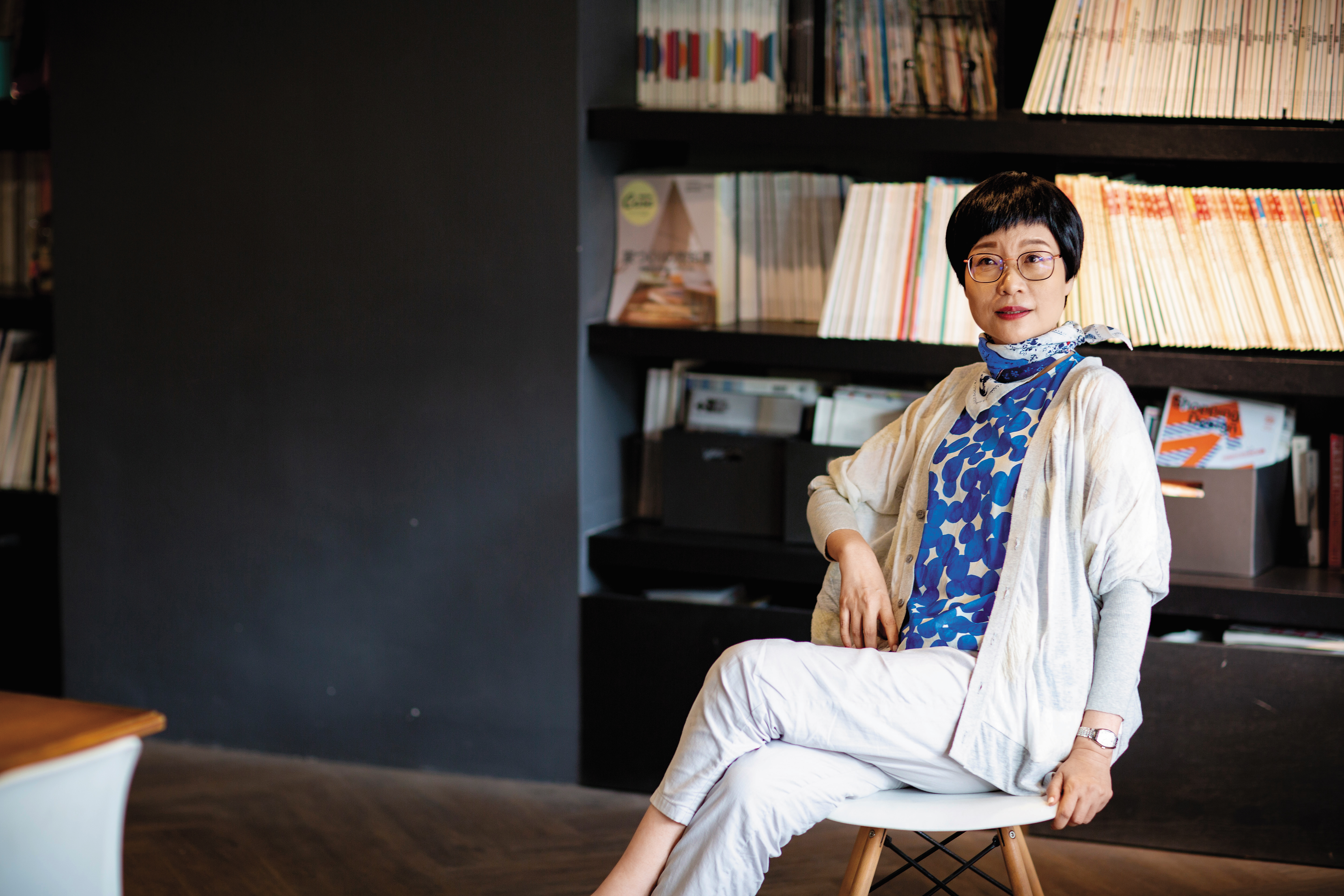 「既然青春留不住，還是作個大叔好。」張曼娟說男人老了，還有很多正向的詞彙去形容，但「大嬸」、「老女人」，女人老了之後，都沒有一句好話。