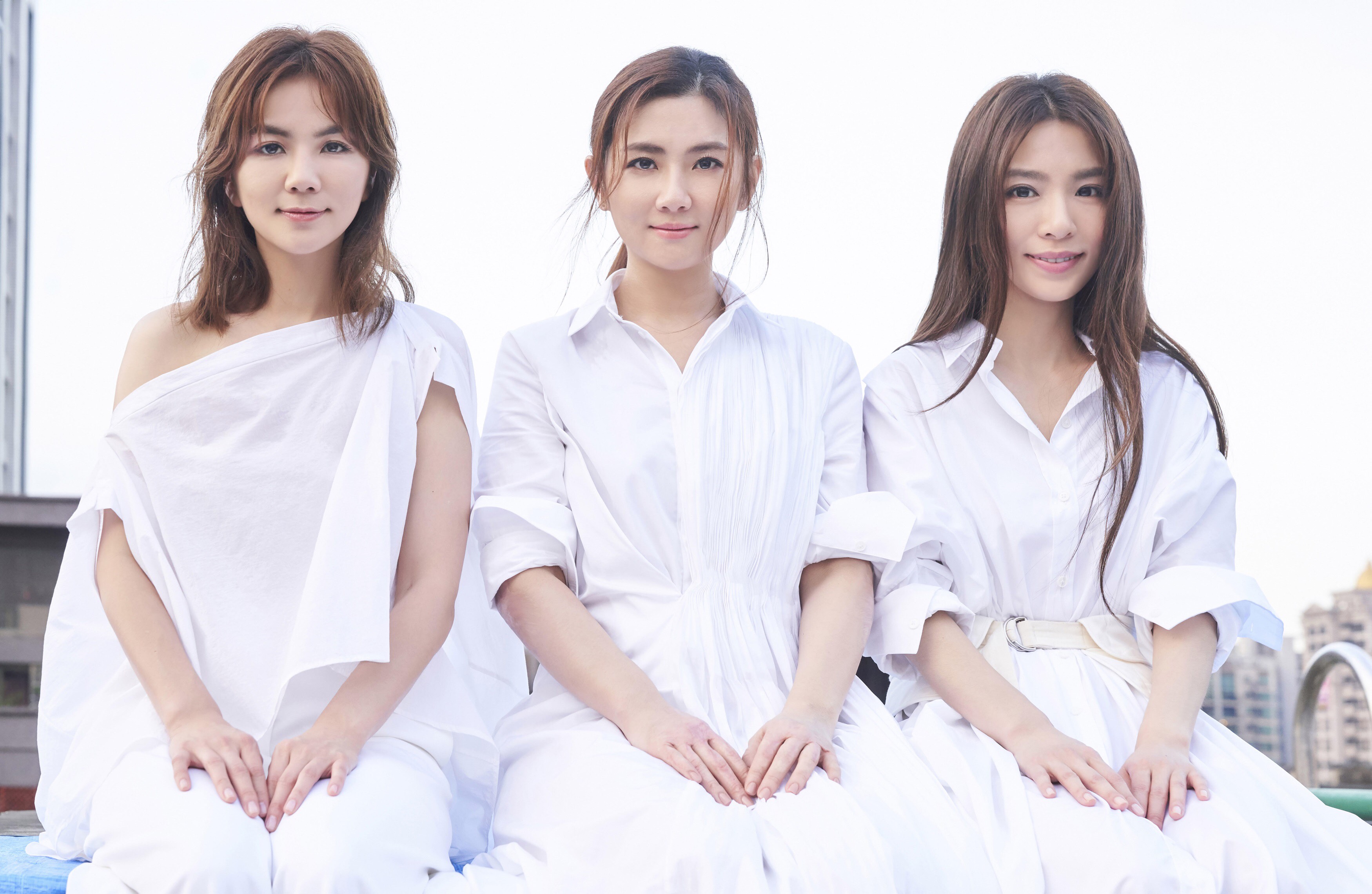 S.H.E合體開唱，感謝歌迷們17年來對三人的愛。（華研國際提供）