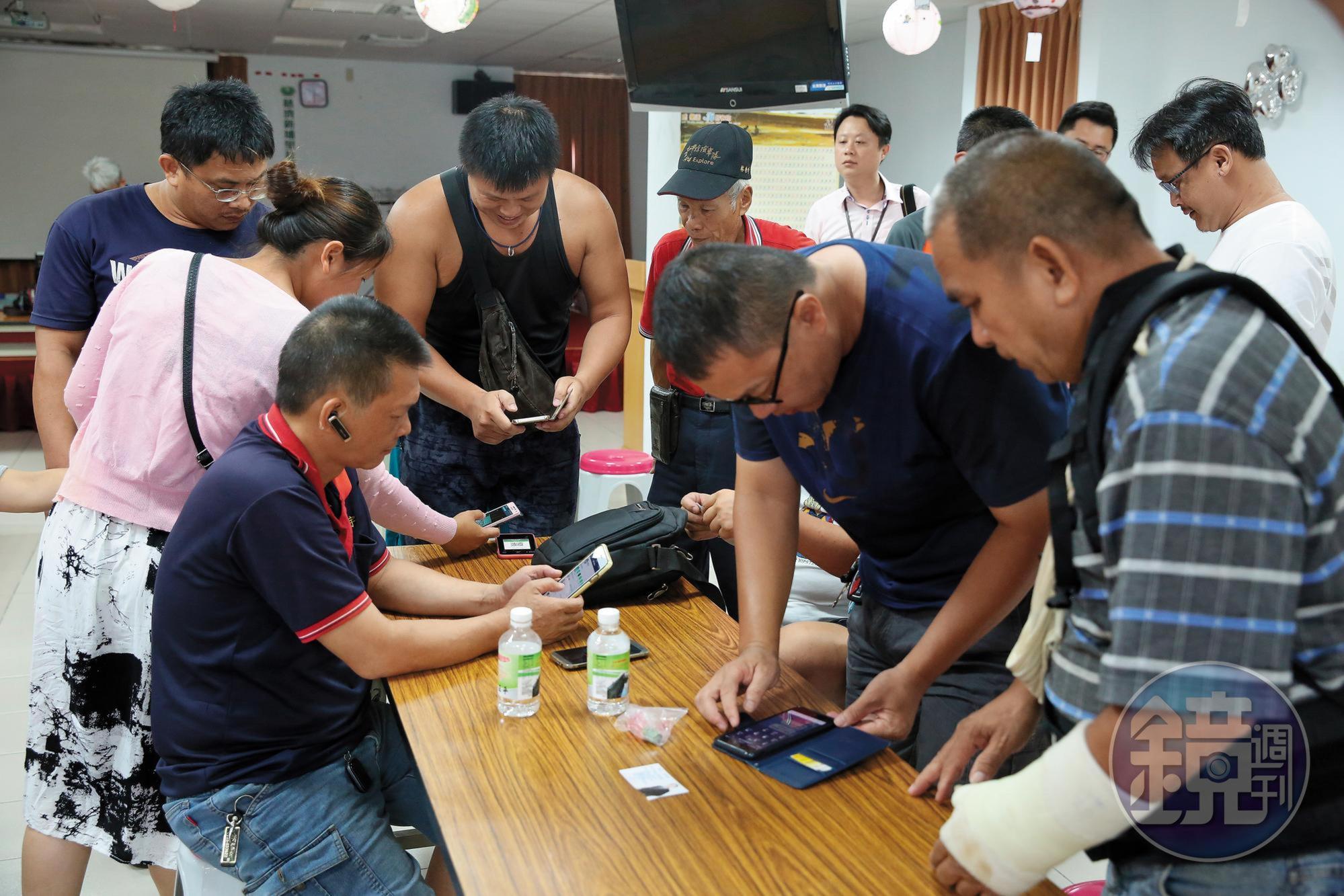 台億公司的受害司機組成自救會,希望主管機關幫他們要回生財工具。