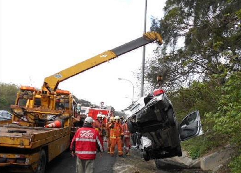 曾姓女博士遭後方聯結車追撞，傷重身亡。（警方提供）