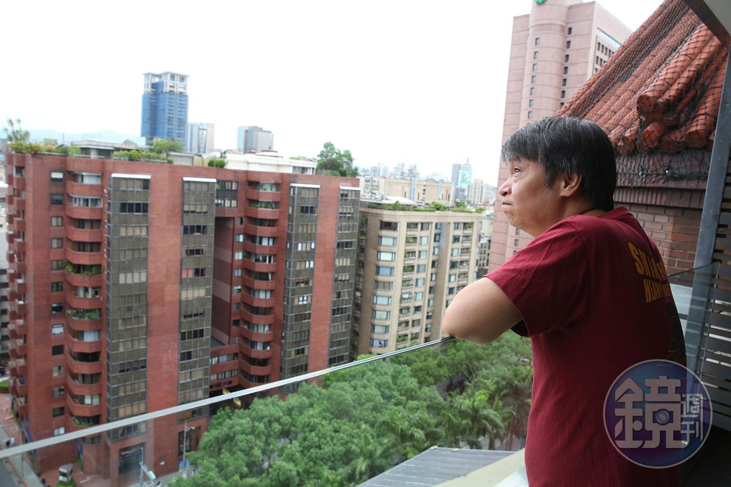 小莊認為台灣漫畫有很大的框架；近年他的漫畫創作愈來愈多，想要走出不一樣的路。