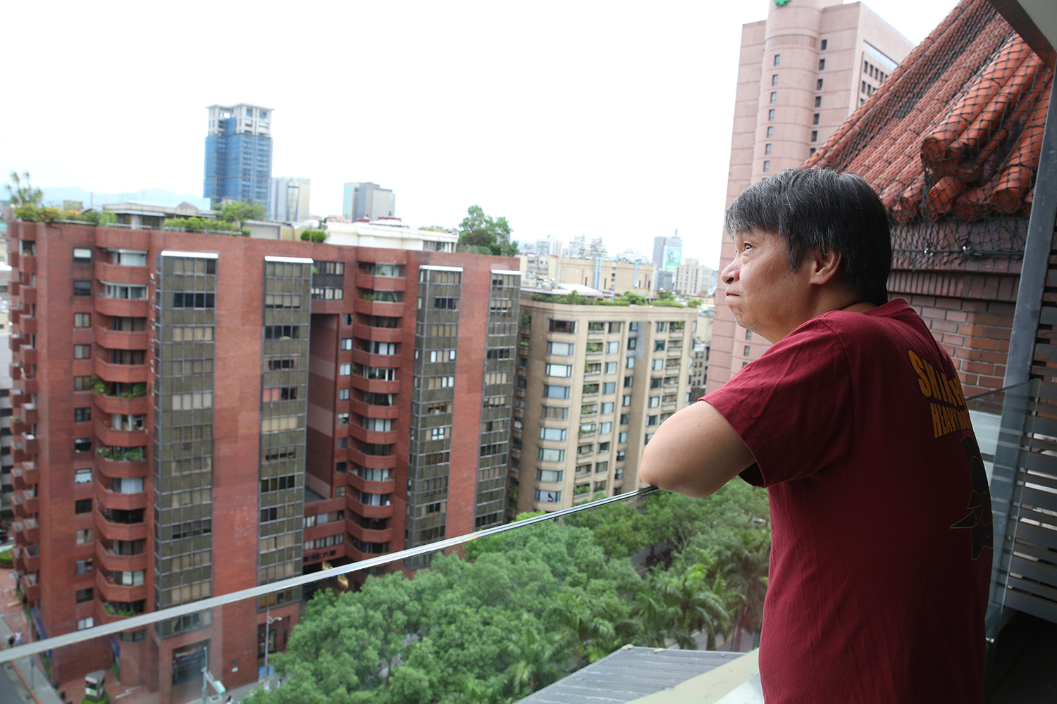 小莊認為台灣漫畫有很大的框架；近年他的漫畫創作愈來愈多，想要走出不一樣的路。