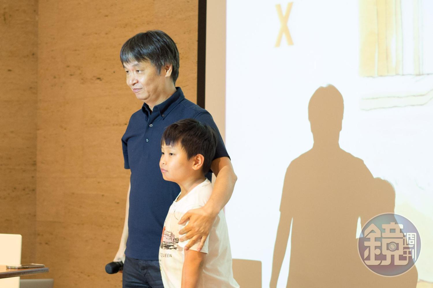 新書發表會上，小莊的兒子Max也到現場支持老爸。