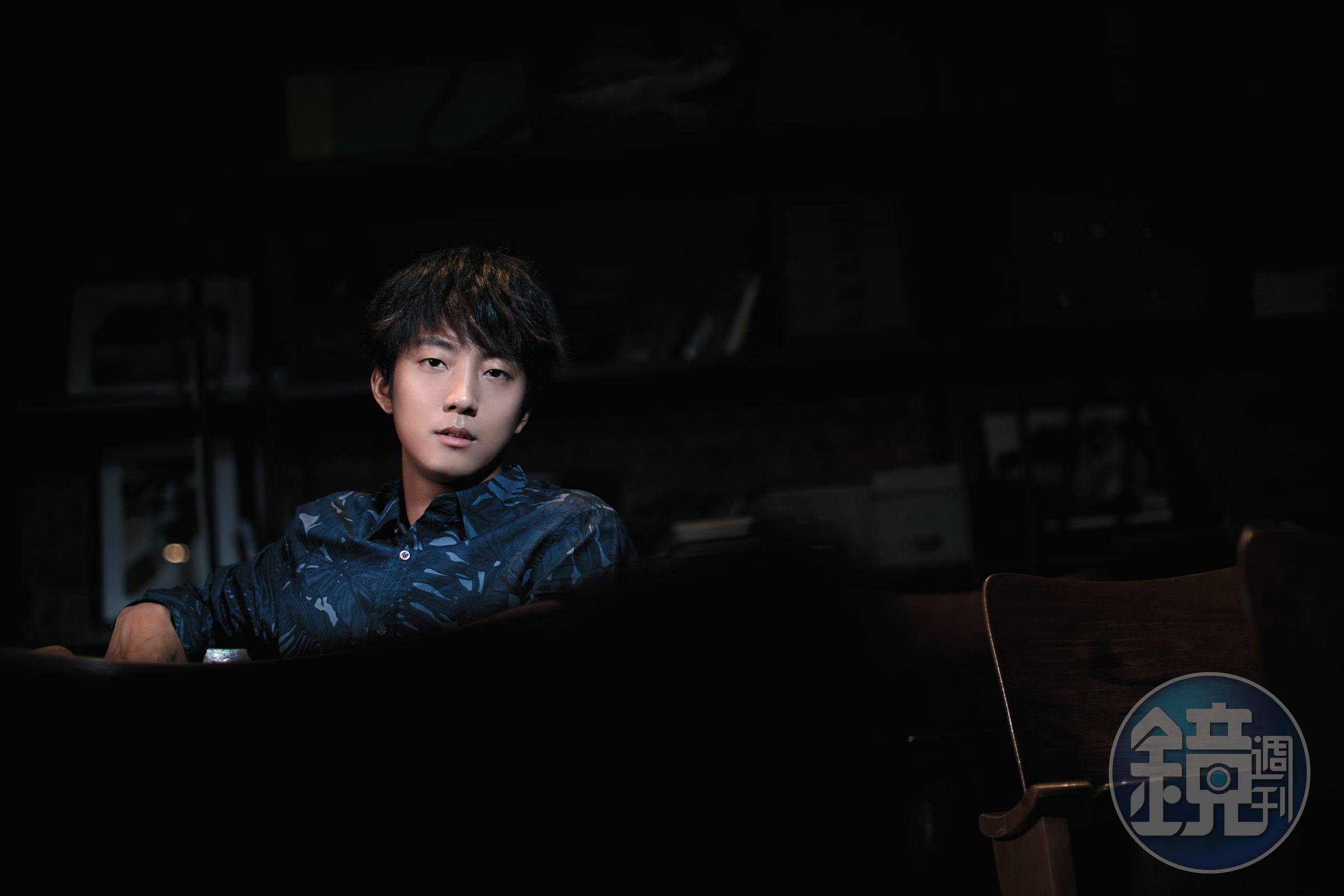 前兩年，許書豪曾經被金曲獎拒於門外。「這個獎不知道它傷到我。獎是無辜的，但我真的被它傷得很深，就期待太高，覺得以前太天真了。」
