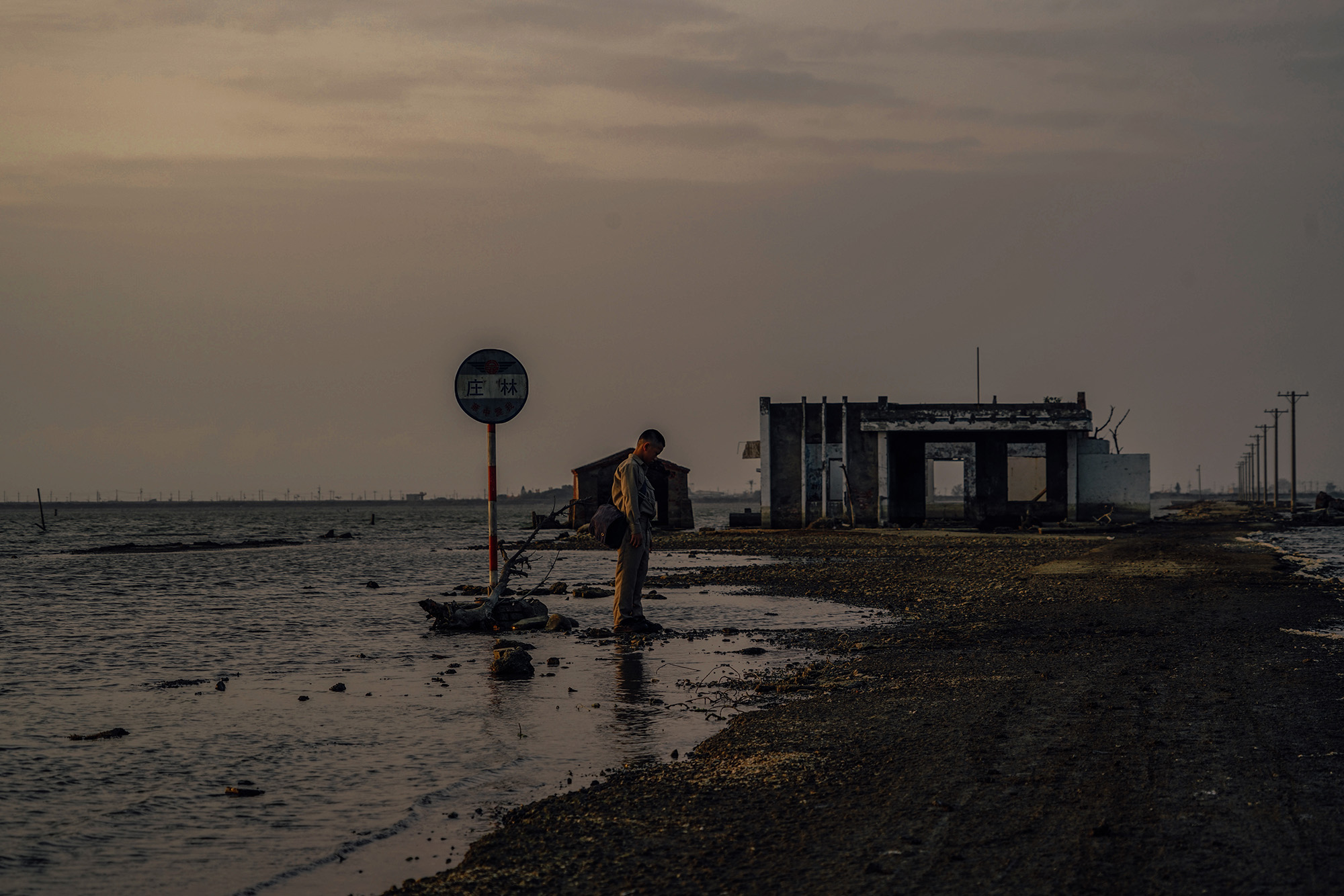 儘管未提供拍片補助，蕭雅全仍因審美的理由選擇環境氣氛最有感覺的嘉義。（積木影像提供）