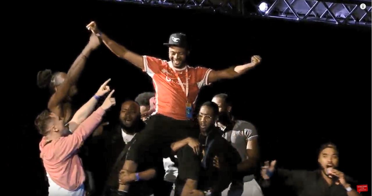 英國選手Problem X擊敗「豪鬼王」Tokido，奪下EVO《快打旋風-街機版》世界冠軍。（圖：翻攝自Youtube「StreetFighter TV」）