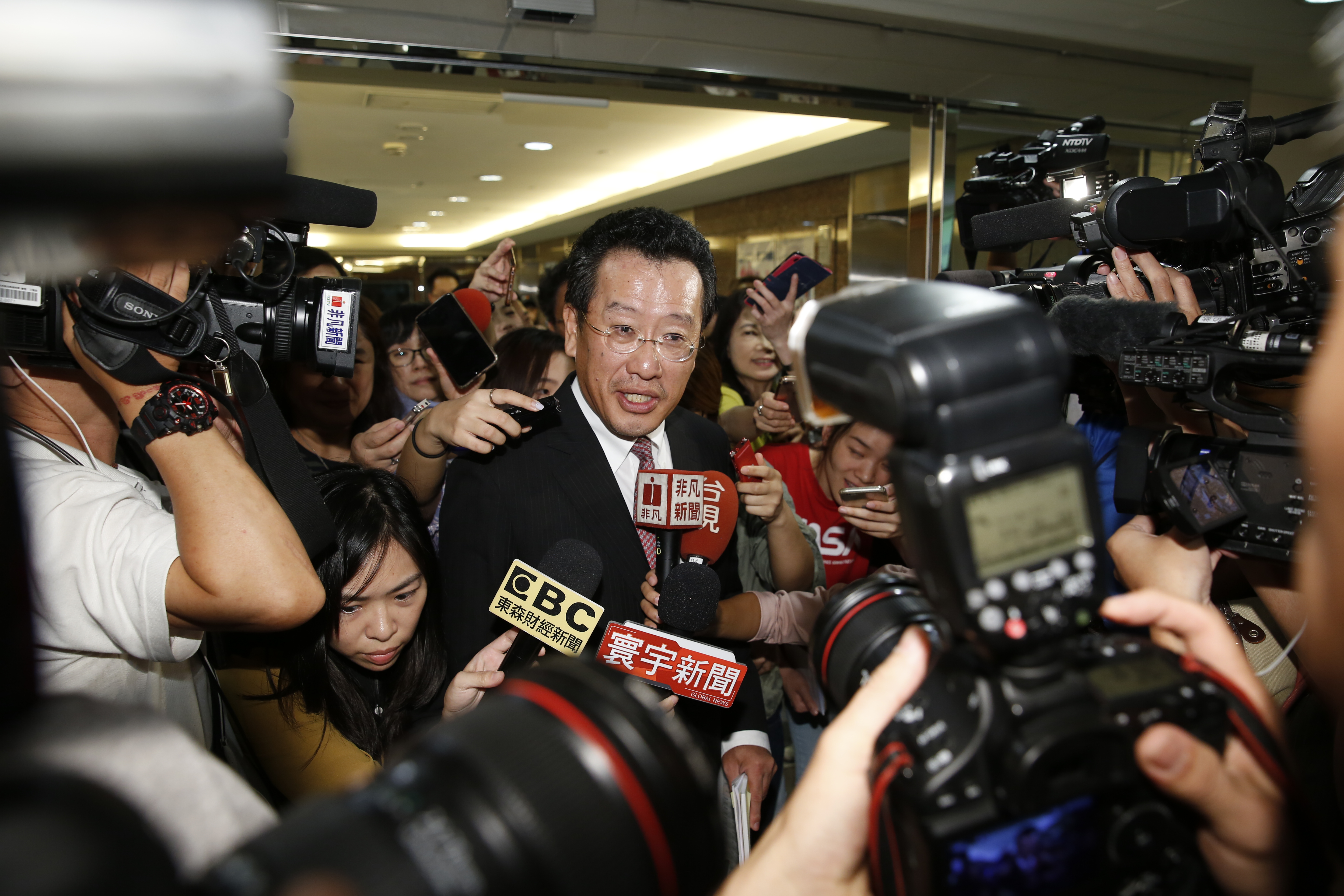 為布局金金併，顧立雄早已密會，見過國泰金、富邦金、中信金、元大金。