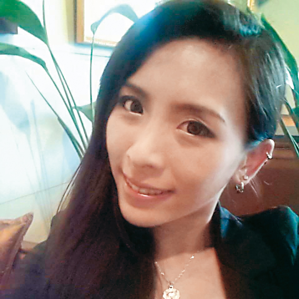 Amy如今已是人妻，不過當初出道前曾因缺錢而被要求拍了大尺度性感照片。（翻攝Amy臉書）