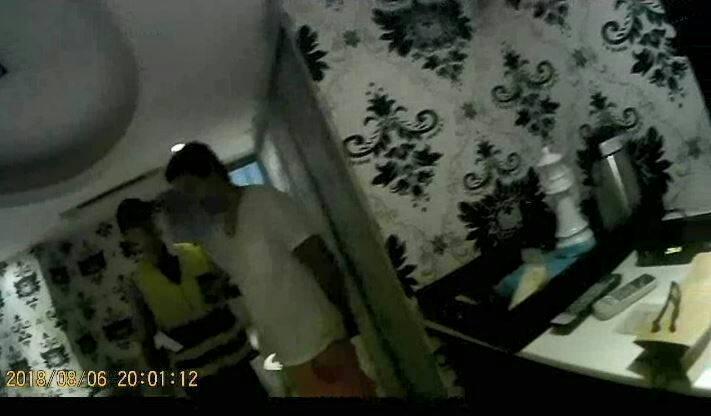 因毒品案通緝在案的41歲左姓通緝犯窩藏昆明街社區大樓日租套房,遭針對社區大樓治安死角問題的「安居緝毒專案」查緝到案。