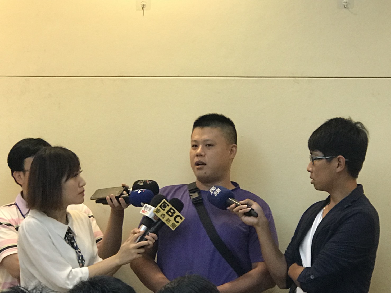 被害司機控訴遭到台億集團和融資公司聯合坑殺。(翻攝畫面)