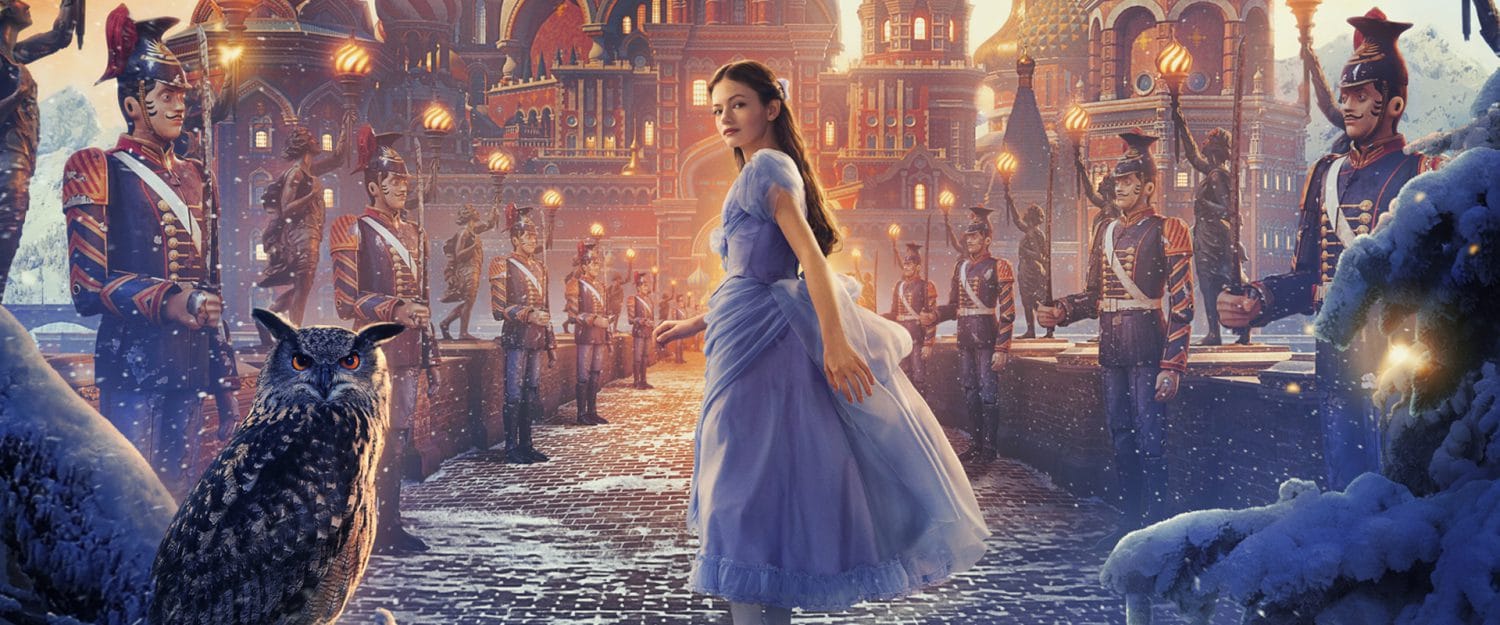 17歲的麥肯基弗依挑大梁演出真人版《胡桃鉗與奇幻四國》電影，她不似艾兒芬妮的仙氣，卻帶點慧黠。（翻攝自Moviebill）