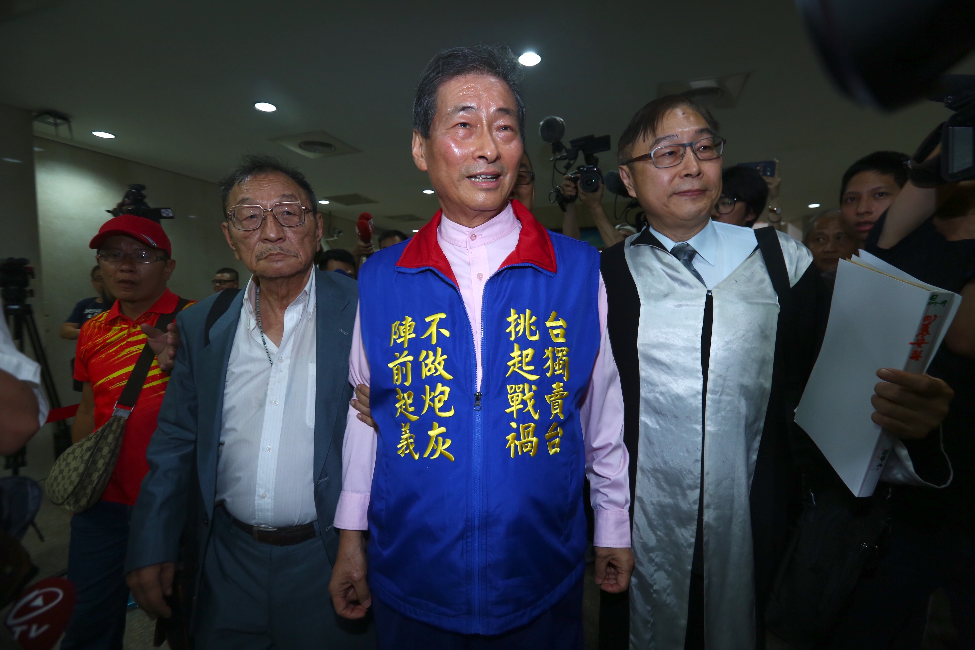 張安樂進入北檢偵訊，否認不法，質疑台獨賣台，挑起戰禍。