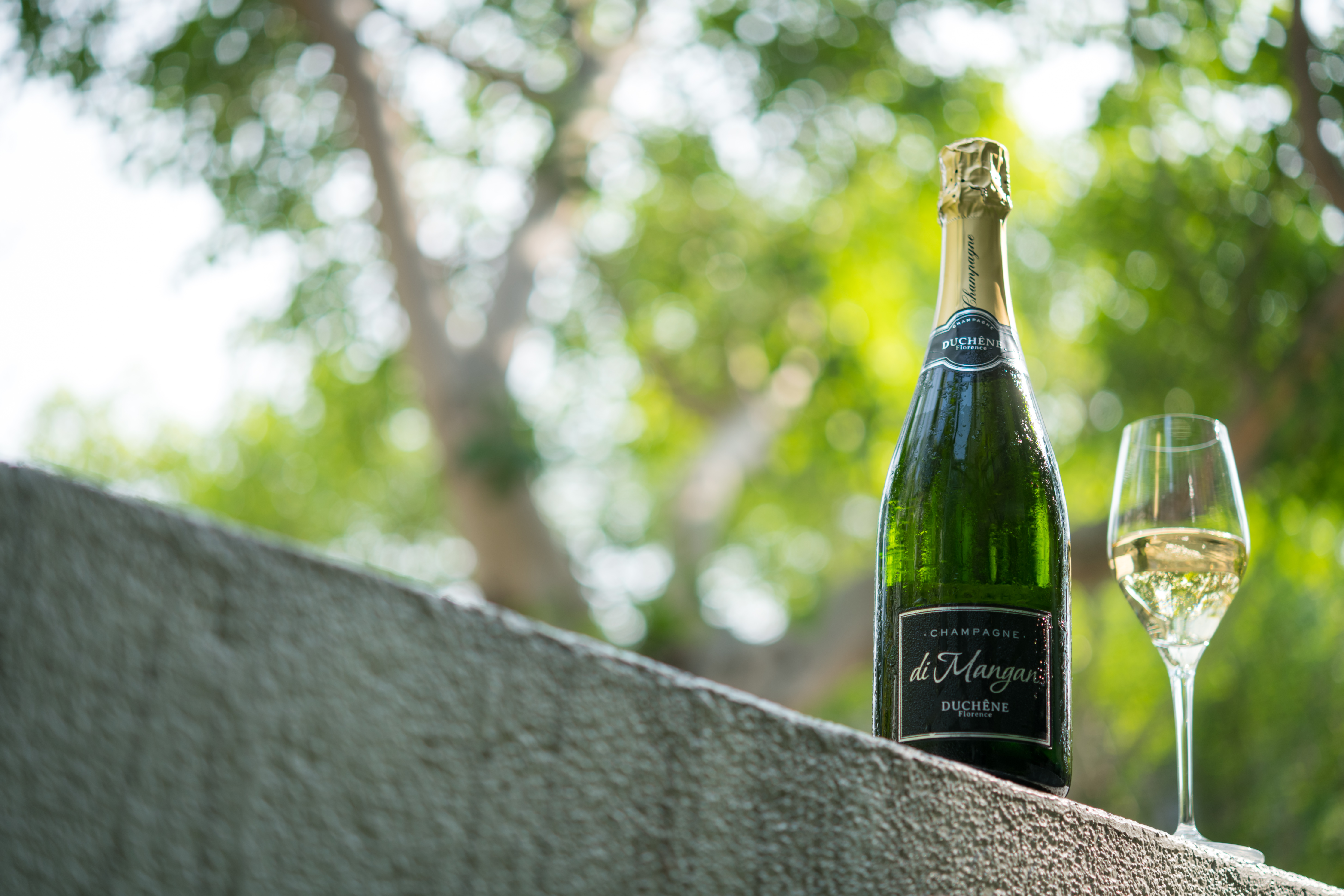 這回香檳碰上台菜搭出了驚喜。過了台菜這關，還有日料等著拆招。