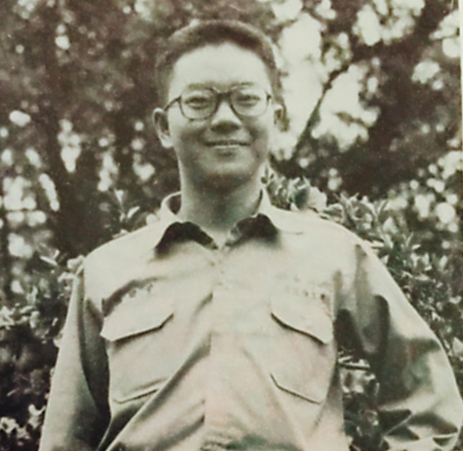曾愷芯舊名「曾國昌」,中學時剪大平頭,仍是眉清目秀。(曾愷芯提供)