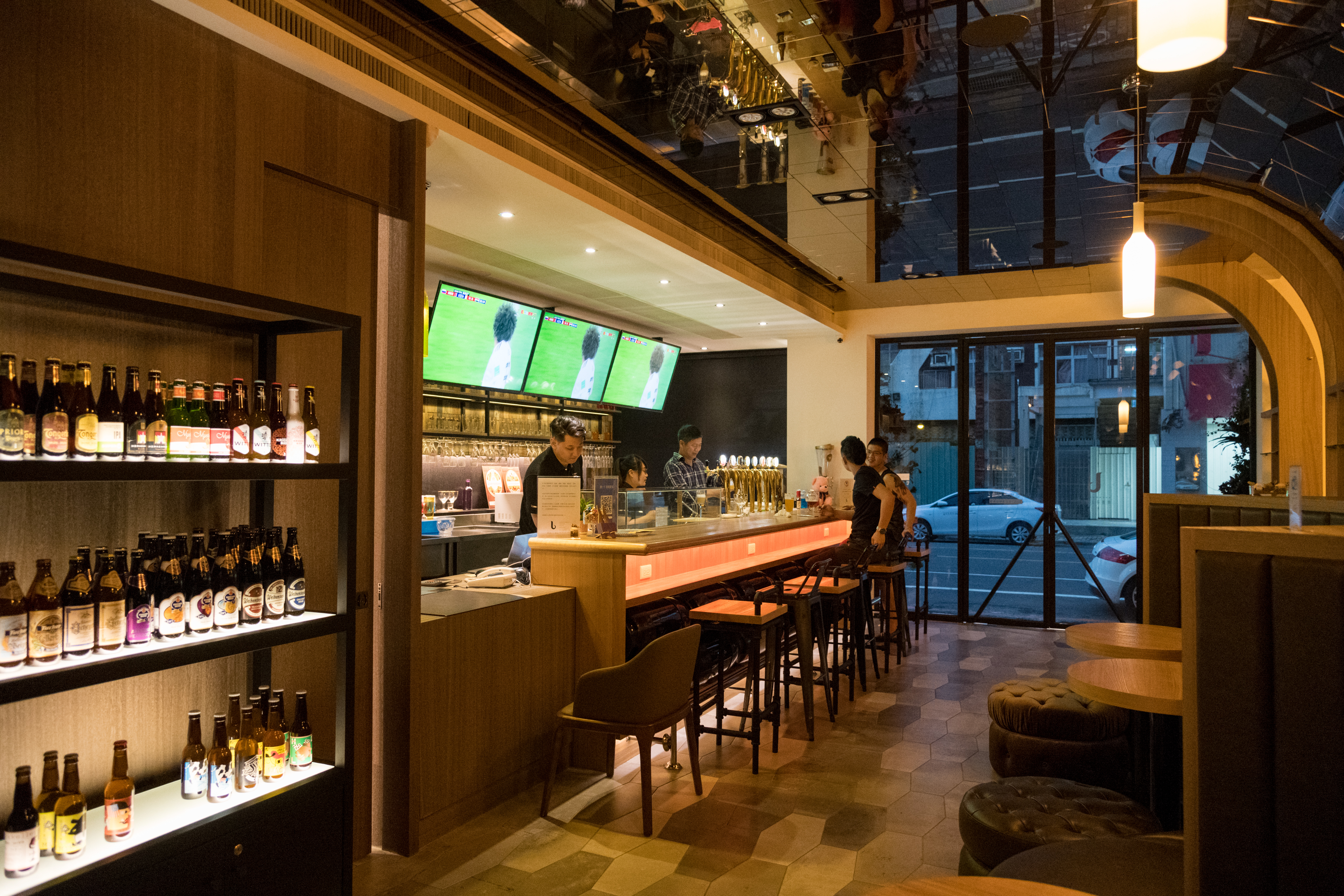 啤酒花大酒店由三道門旅館文化事業設計和營運。