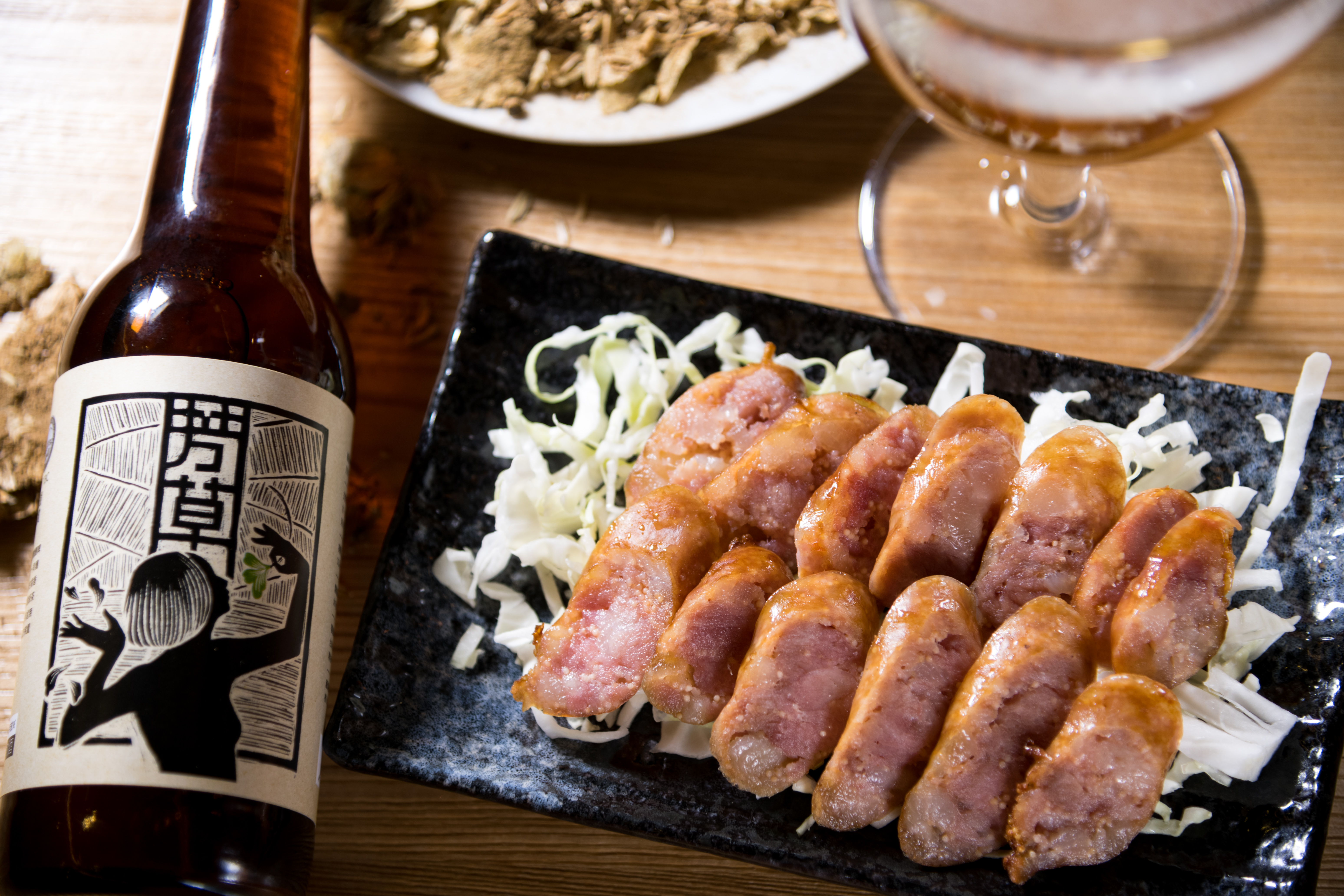 今年在府城問世的「啤酒花大酒店」，從空間到餐飲主打啤酒。