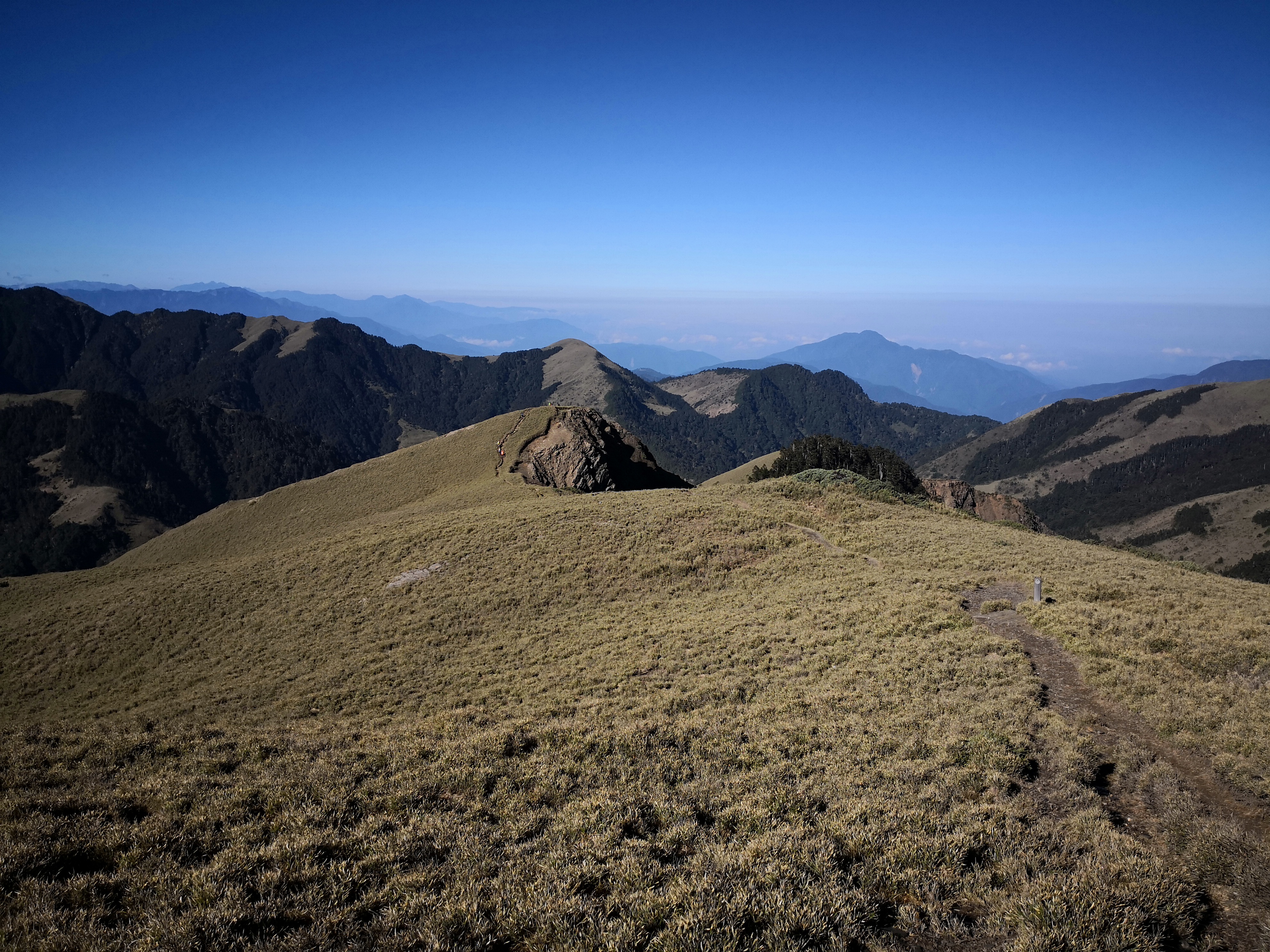 往合歡西峰的路途上，天氣好時展望相當不錯。